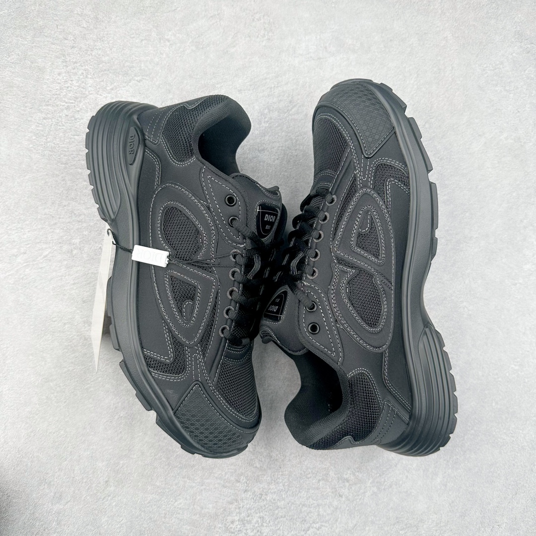 图片[3]-纯原 Dior x Stone Island 迪奥石头岛联名款B30系列休闲运动鞋老爹鞋 原版购入开发 做货 这次精彩的合作堪称一场别开生面的对话，展现了非凡的创意。金•琼斯 （KIM JONES）倾情呈献 DIOR AND STONEISLAND 限定系列，经典罗盘玫瑰与 DIOR 徽标相互融合外贸热销款 原版开模 海淘专供品质同渠道货源 该款系列采用黑网色眼织物白和色科技料面精心制作，作饰以反光“CD30”图形标志，外格轻盈的刻雕效果橡胶鞋搭底配标志性点的缀提升格调，内弹部力细节塑造想理的舒适穿着体验可与各休式闲造型配搭，彰显尚时现代的运风动范 尺码：38 39 40 41 42 43 44 45 46 47-选品中心