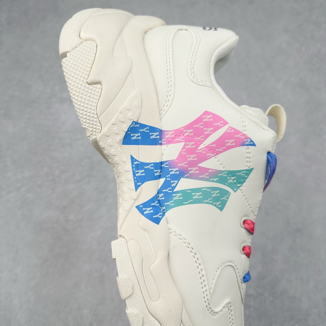 图片[6]-＃特价福利 MLB BigBall Chunky纽约洋基队增高复古风印花老爹鞋 MLB是韩国F&F旗下潮流服装品牌 拥有150年历史的经典传统 是街头文化和国际生活方式的领导者 MLB拥有包括男装、女装、童装、配饰在内的全品类服饰 提供覆盖各性别、各年龄层、From Head to Toe的穿搭装备 其产品结合了韩国的时尚造型与质感 展现了运动服饰也可以兼具时尚潮流的风格 在产品设计上 MLB不仅融合了美国职业棒球大联盟的各当家球队 更结合了棒球运动中的各个元素 复古风范自信控场 复古鞋型率先勾描独特的自我态度 在经典线条与时尚元素的精彩交织下刷新街头复古运动风潮 质感十足兼备卓越的舒适透气性能迎合夏日追求的自在脚感。尺码：36 36.5 37.5 38 38.5 39 40 40.5 41 42 42.5 43 44 44.5 45-选品中心