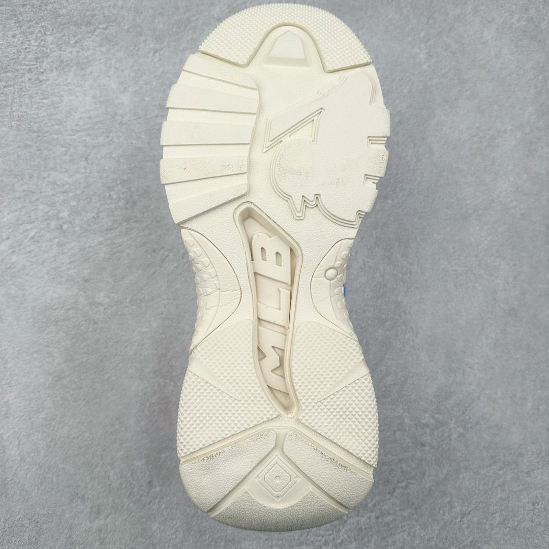 图片[9]-＃特价福利 MLB BigBall Chunky纽约洋基队增高复古风印花老爹鞋 MLB是韩国F&F旗下潮流服装品牌 拥有150年历史的经典传统 是街头文化和国际生活方式的领导者 MLB拥有包括男装、女装、童装、配饰在内的全品类服饰 提供覆盖各性别、各年龄层、From Head to Toe的穿搭装备 其产品结合了韩国的时尚造型与质感 展现了运动服饰也可以兼具时尚潮流的风格 在产品设计上 MLB不仅融合了美国职业棒球大联盟的各当家球队 更结合了棒球运动中的各个元素 复古风范自信控场 复古鞋型率先勾描独特的自我态度 在经典线条与时尚元素的精彩交织下刷新街头复古运动风潮 质感十足兼备卓越的舒适透气性能迎合夏日追求的自在脚感。尺码：36 36.5 37.5 38 38.5 39 40 40.5 41 42 42.5 43 44 44.5 45-选品中心