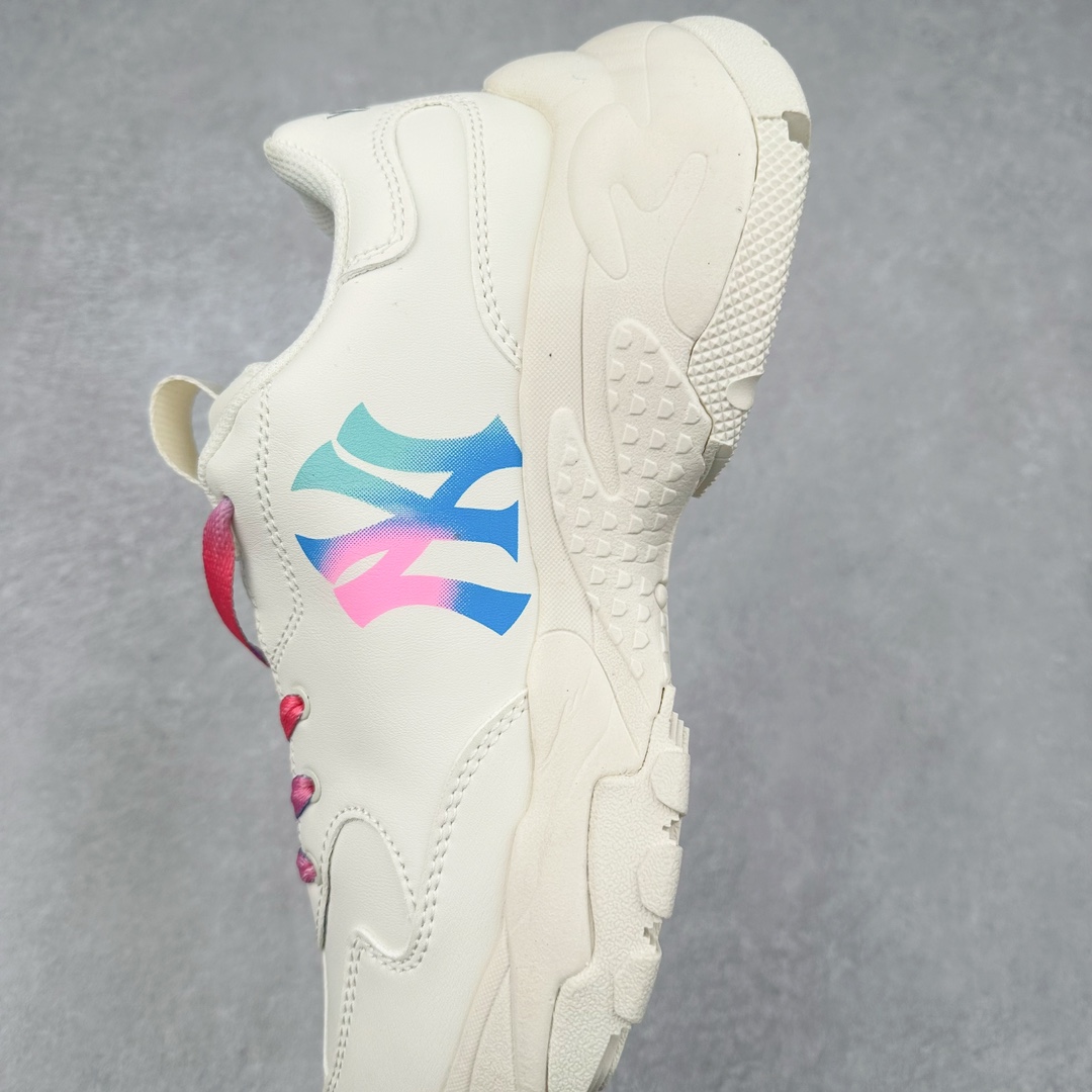 图片[7]-＃特价福利 MLB BigBall Chunky纽约洋基队增高复古风印花老爹鞋 MLB是韩国F&F旗下潮流服装品牌 拥有150年历史的经典传统 是街头文化和国际生活方式的领导者 MLB拥有包括男装、女装、童装、配饰在内的全品类服饰 提供覆盖各性别、各年龄层、From Head to Toe的穿搭装备 其产品结合了韩国的时尚造型与质感 展现了运动服饰也可以兼具时尚潮流的风格 在产品设计上 MLB不仅融合了美国职业棒球大联盟的各当家球队 更结合了棒球运动中的各个元素 复古风范自信控场 复古鞋型率先勾描独特的自我态度 在经典线条与时尚元素的精彩交织下刷新街头复古运动风潮 质感十足兼备卓越的舒适透气性能迎合夏日追求的自在脚感。尺码：36 36.5 37.5 38 38.5 39 40 40.5 41 42 42.5 43 44 44.5 45-选品中心