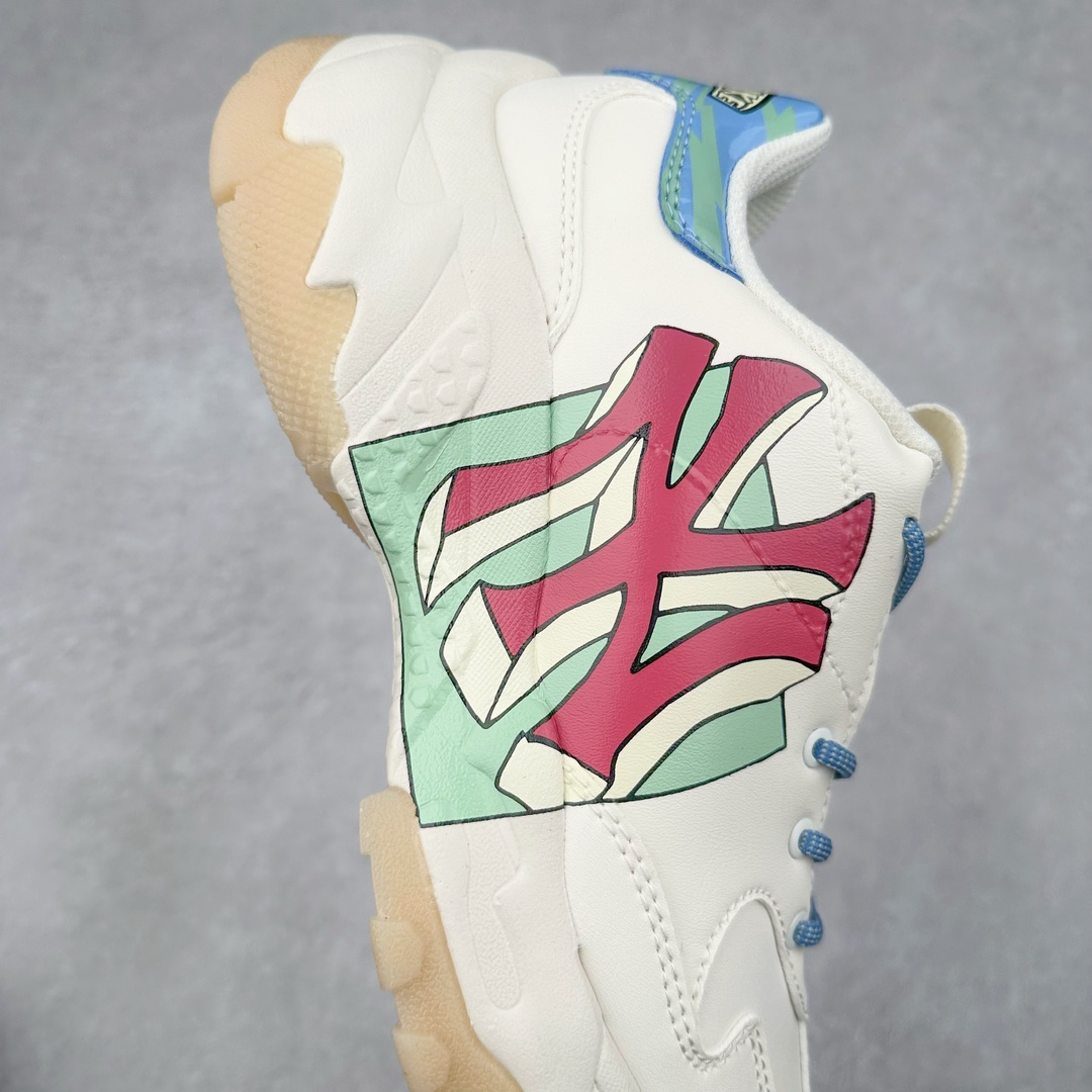 图片[6]-＃特价福利 MLB BigBall Chunky纽约洋基队增高复古风印花老爹鞋 MLB是韩国F&F旗下潮流服装品牌 拥有150年历史的经典传统 是街头文化和国际生活方式的领导者 MLB拥有包括男装、女装、童装、配饰在内的全品类服饰 提供覆盖各性别、各年龄层、From Head to Toe的穿搭装备 其产品结合了韩国的时尚造型与质感 展现了运动服饰也可以兼具时尚潮流的风格 在产品设计上 MLB不仅融合了美国职业棒球大联盟的各当家球队 更结合了棒球运动中的各个元素 复古风范自信控场 复古鞋型率先勾描独特的自我态度 在经典线条与时尚元素的精彩交织下刷新街头复古运动风潮 质感十足兼备卓越的舒适透气性能迎合夏日追求的自在脚感。尺码：36 36.5 37.5 38 38.5 39 40 40.5 41 42 42.5 43 44 44.5 45-选品中心