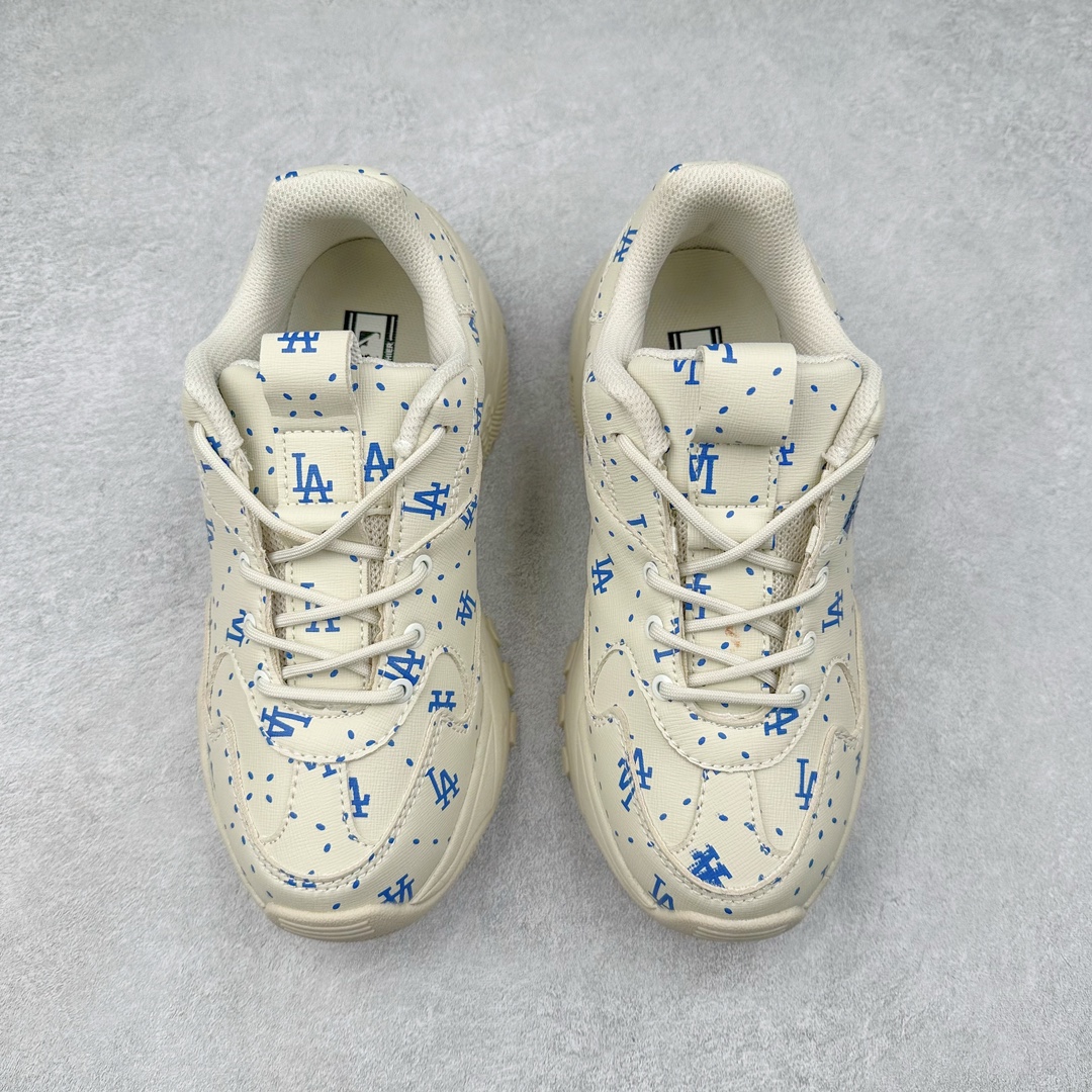 图片[2]-＃特价福利 MLB BigBall Chunky纽约洋基队增高复古风印花老爹鞋 MLB是韩国F&F旗下潮流服装品牌 拥有150年历史的经典传统 是街头文化和国际生活方式的领导者 MLB拥有包括男装、女装、童装、配饰在内的全品类服饰 提供覆盖各性别、各年龄层、From Head to Toe的穿搭装备 其产品结合了韩国的时尚造型与质感 展现了运动服饰也可以兼具时尚潮流的风格 在产品设计上 MLB不仅融合了美国职业棒球大联盟的各当家球队 更结合了棒球运动中的各个元素 复古风范自信控场 复古鞋型率先勾描独特的自我态度 在经典线条与时尚元素的精彩交织下刷新街头复古运动风潮 质感十足兼备卓越的舒适透气性能迎合夏日追求的自在脚感。尺码：36 36.5 37.5 38 38.5 39 40 40.5 41 42 42.5 43 44 44.5 45-选品中心