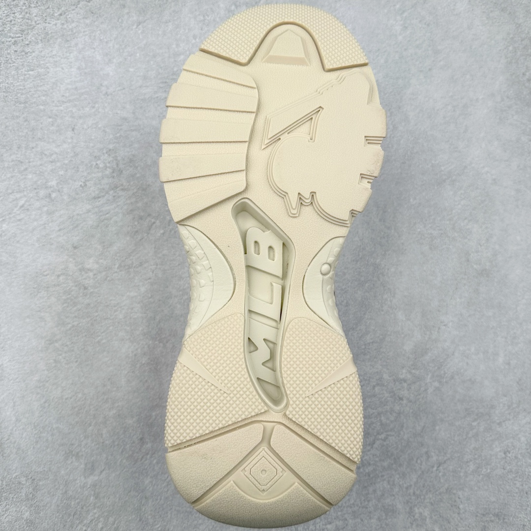 图片[9]-＃特价福利 MLB BigBall Chunky纽约洋基队增高复古风印花老爹鞋 MLB是韩国F&F旗下潮流服装品牌 拥有150年历史的经典传统 是街头文化和国际生活方式的领导者 MLB拥有包括男装、女装、童装、配饰在内的全品类服饰 提供覆盖各性别、各年龄层、From Head to Toe的穿搭装备 其产品结合了韩国的时尚造型与质感 展现了运动服饰也可以兼具时尚潮流的风格 在产品设计上 MLB不仅融合了美国职业棒球大联盟的各当家球队 更结合了棒球运动中的各个元素 复古风范自信控场 复古鞋型率先勾描独特的自我态度 在经典线条与时尚元素的精彩交织下刷新街头复古运动风潮 质感十足兼备卓越的舒适透气性能迎合夏日追求的自在脚感。尺码：36 36.5 37.5 38 38.5 39 40 40.5 41 42 42.5 43 44 44.5 45-选品中心