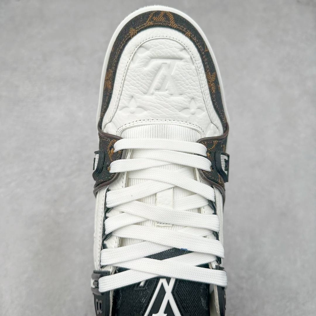 图片[4]-Louis Vuitton Trainer lv时装走秀运动鞋 高尔夫系列 全网最全配色更新最快 最成熟的做工稳定的品控 完美鞋型超高的清洁度 零毛边线头瑕疵 全套原楦原纸版原鞋开模 全网最具灵魂的版型 正确原装黄色鞋盒 正确中底印花 鞋面印花3D高频深度立体 全鞋电脑针车 紧密相连 针距密度一致 环保乳胶注塑鞋垫 厚度脚感还原原版 皮面裁剪部位 统一油边封口工艺 原装橡胶大底含胶量大底组合零偏差 专柜全套包装 防尘袋 说明书 质保卡 男女鞋 尺码：35 36 37 38 39 40 41 42 43 44 45-选品中心