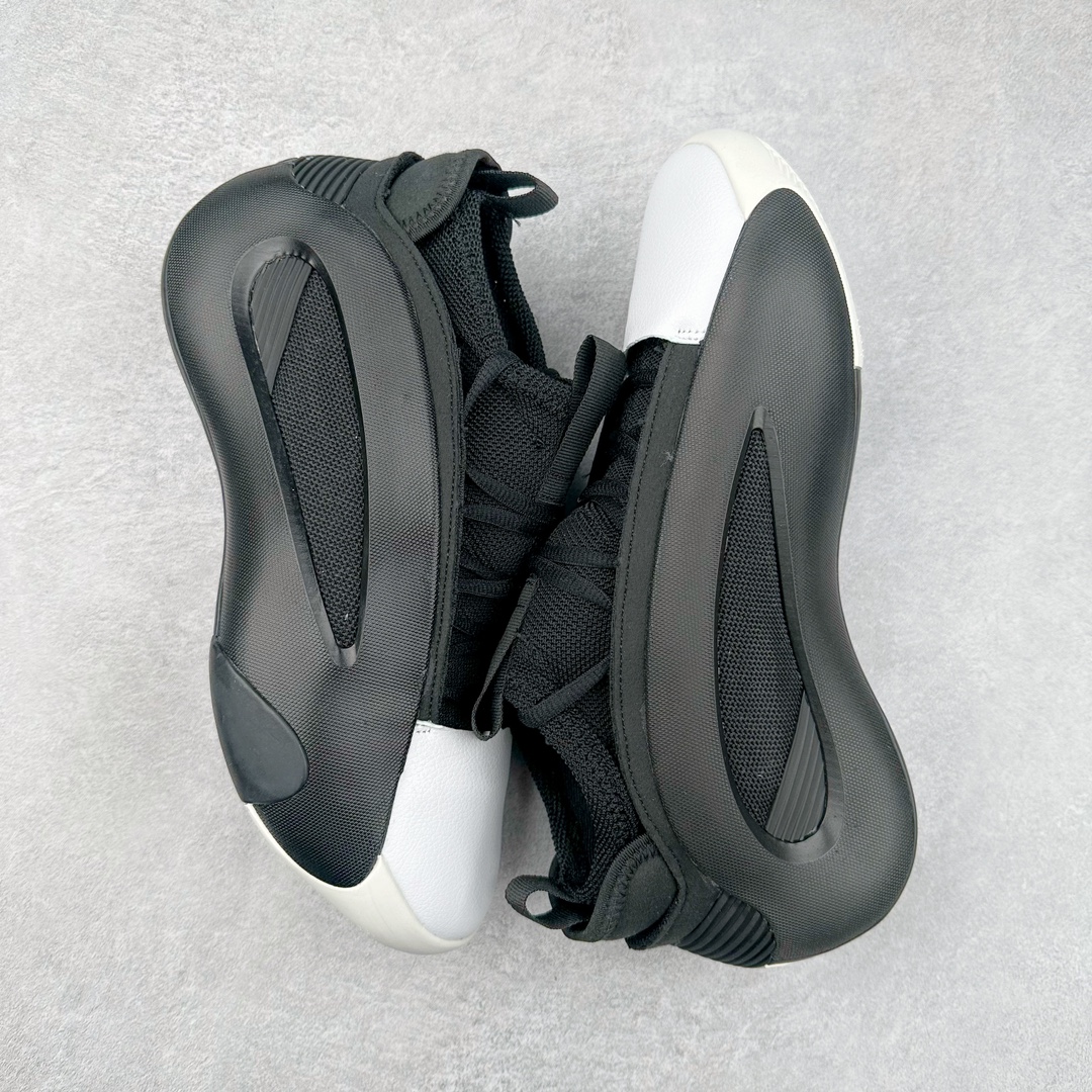 图片[3]-AD Harden Vol. 8 哈登八代签名篮球鞋 采用了“袜套式”设计，在十多年前这一设计极为风靡，将帅气和简洁融为一体。现在Harden Vol. 8将袜套鞋领重新拾起，并配合内靴，易穿脱且包裹佳。泪滴形EVA结构骨架提供横向支持和快速移动时的稳定性。全掌JET BOOST科技提供缓震和能量反馈，助你整场保持活力。多向“JH”抓地纹路设计提供优秀抓地力，使球员能够在场上迅速变向、急停或启动，更好地掌控比赛。尺码：40 40.5 41 42 42.5 43 44 44.5 45 46-选品中心