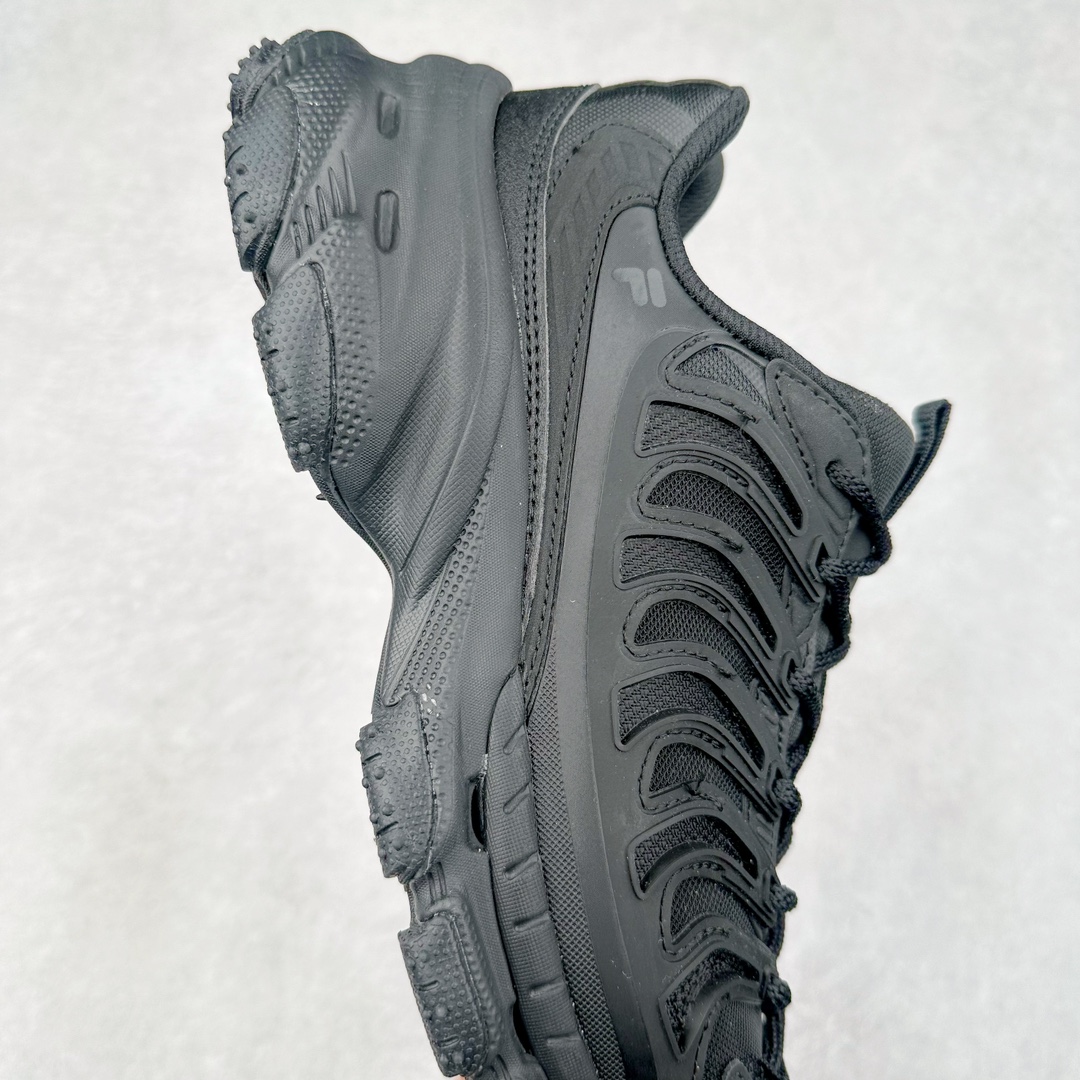 图片[6]-FILA FUSION BRACKET 斐乐时尚舒适网布织物防滑耐磨低帮训练跑步鞋 FUSION 系列传承了 FILA 的百年基因，融入年轻运动及潮流文化，成为引领变革、创新突破的一代。以“1+N” 的跨界合作模式重现经典的同时创造经典。带来最出其不意的跨界合作惊喜。同时，FILAFUSION把FILA 的 DNA 融入到定制体验里，你可以随心制造厲于你的产品。FILA FUSION 的鞋家族涵盖了老爹鞋、跑步鞋、网球鞋、季节款。风格复古新潮，满足了时尚人士出行及各类运动的搭配需求，成为当下年轻人筷拥的鞋类品牌之一。FILA FUSION 走进年轻人的世界，通过年轻人运动，街舞，滑板，篮球，展现 FILA FUSION 的潮流态度和年轻文化。FILA FUSION 认为末来属于引领变革、创新突破的年轻一代，让我们一起构成 FILA 未来的蓝图吧！尺码：35.5 36 36.5 37.5 38 38.5 39 40 40.5 41 42 42.5 43 44 44.5 45 45.5-选品中心