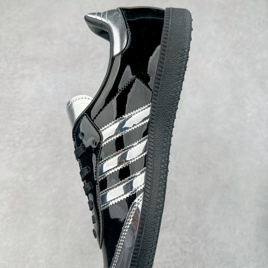 图片[7]-AD Original Samba OG 复古经典轻便板鞋 IH3364 这款桑巴鞋展示了高质量的工艺 带有装饰的超锁缝制和无缝的手感 柔软、柔软的皮革造型和标志性的3条纹完成了精致的外观 正规合身鞋带 鞋面上有绒面鞋垫 橡胶鞋底 享受正畸套筒软感 自50年代首次亮相以来就一直在赢得粉丝的青睐 尺码：36 36.5 37.5 38 38.5 39 40 40.5 41 42 42.5 43 44 44.5 45-选品中心