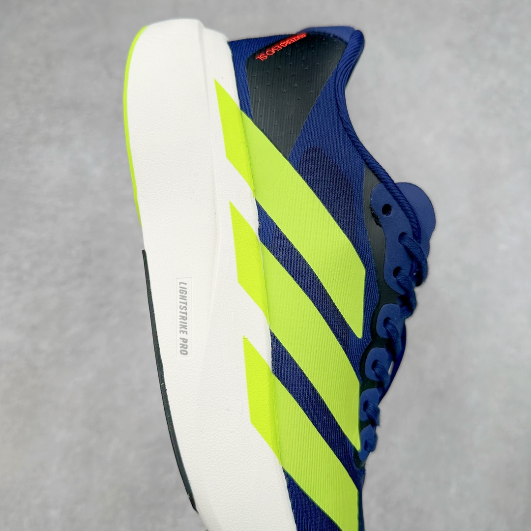 图片[6]-AD Adizero Eva SL M 零度进化版系列低帮轻便透气竞速休闲运动慢跑鞋 JR3415 相信大家对去年 adidas 横空出世的「顶级超跑」adiZero Adios Pro EVO 1 记忆犹新！不仅登顶阿迪史上最轻跑鞋宝座，更在接下来的全球马拉松赛事中，持续书写着惊人成绩，被网友戏称新一代「阿迪神鞋」全网刷屏！极简设计语言与强烈速度感和存在感的鞋侧三线，让人过目不忘，特别种草！其中定位于中长跑训练的 adidas Adizero Evo SL，整体外观造型与 adiZero Adios Pro EVO 1 非常相似。中底配置方面搭载全掌 Lightstrike Pro，鞋面采用透气网面示人，契合日常训练鞋的定位，更加耐用。外底给到了马牌橡胶，及类似上代竞速旗舰 adidas Adizero Adios Pro 3 区域分布。整体看下来无论是外观的鲜明辨识度，还是配置的扎实程度都很顶。尺码：36 36⅔ 37⅓ 38 38⅔ 39⅓ 40 40⅔ 41⅓ 42 42⅔ 43⅓ 44 45-选品中心