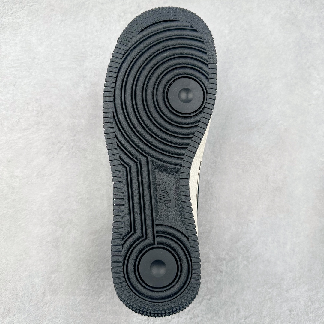 图片[9]-NK Air Force 1´07 Low 空军一号低帮百搭休闲运动板鞋 XZ6188-999 柔软、弹性十足的缓震性能和出色的中底设计 横跨复古与现代的外型结合 造就出风靡全球 三十多年的Force 1 直到今天还深受青睐 尺码：36 36.5 37.5 38 38.5 39 40 40.5 41 42 42.5 43 44 44.5 45-选品中心