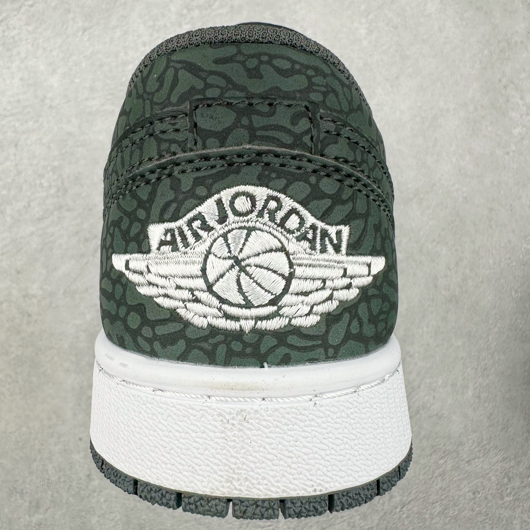 图片[8]-＃特价福利 Air Jordan AJ1 Low 低帮系列 原装楦头纸板开发 完美鞋型 超高清洁度 鞋型不臃肿别扭 原厂内置全掌气垫 A模大底 鞋舌AJ原厂专用牛津布 AJ专用反口珍珠布 原厂无杂质高弹内里海棉 特殊封边弹力鞋带 原鞋开模 拒绝公底 购置公司同步原材料 都有细节原汁原味 忠于原版 尺码：36 36.5 37.5 38 38.5 39 40 40.5 41 42 42.5 43 44 44.5 45 46-选品中心