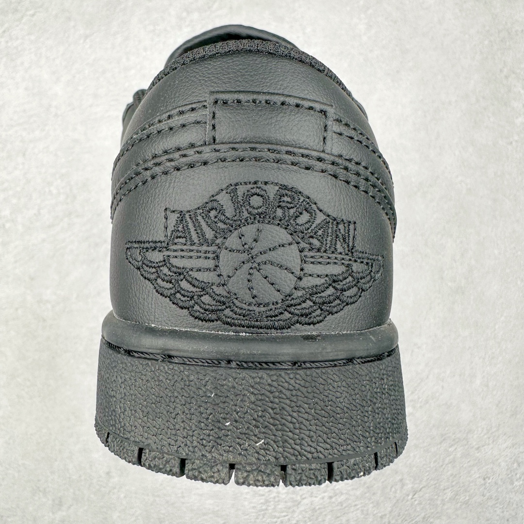 图片[8]-＃特价福利 Air Jordan AJ1 Low 低帮系列 原装楦头纸板开发 完美鞋型 超高清洁度 鞋型不臃肿别扭 原厂内置全掌气垫 A模大底 鞋舌AJ原厂专用牛津布 AJ专用反口珍珠布 原厂无杂质高弹内里海棉 特殊封边弹力鞋带 原鞋开模 拒绝公底 购置公司同步原材料 都有细节原汁原味 忠于原版 尺码：36 36.5 37.5 38 38.5 39 40 40.5 41 42 42.5 43 44 44.5 45 46-选品中心