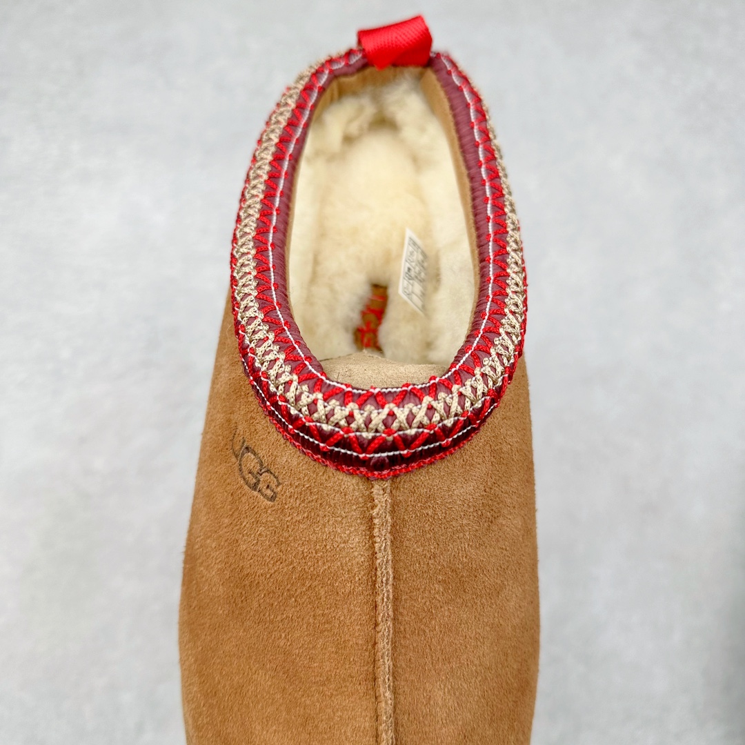 图片[5]-＃平台特供纯原福利 UGG 经典秋冬羊皮毛一体雪地靴 私人订单价格匠心定位 桑坡大厂直供 拒绝高利润 区别杀猪版本 隆丰A级澳洲进口羊皮毛一体 完全遵循ZP工艺流程 代工厂原厂版师 秉承无原鞋不开发选择 注重每一处细节 市面最正版型 TREADLITE\\\”轻翼\\\”科技外底 轻便/耐用/柔韧/桩型【售后郑重承诺】一个月内若出现重大脱胶/断底等质量问题 直接为您换新 翻毛皮鞋面 细腻亲肤再生聚酯纤维滚边 舒适易打理 保暖性佳 UGG plush™ 里衬和内底 茸软亲肤 舒适暖足 经典鞋型搭配轻盈厚底 稳稳拿捏秋冬出街时髦造型 Treadlite by UGG 轻翼大底 轻盈缓震 为双足减负 舒适轻便 助你轻松畅玩整天 尺码：35 36 37 38 39 40-选品中心