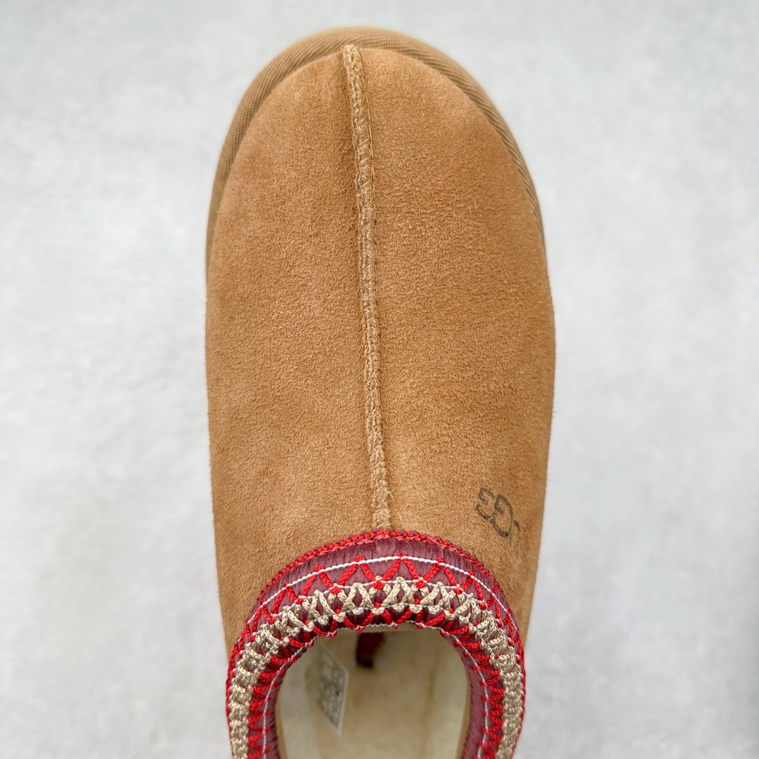 图片[4]-＃平台特供纯原福利 UGG 经典秋冬羊皮毛一体雪地靴 私人订单价格匠心定位 桑坡大厂直供 拒绝高利润 区别杀猪版本 隆丰A级澳洲进口羊皮毛一体 完全遵循ZP工艺流程 代工厂原厂版师 秉承无原鞋不开发选择 注重每一处细节 市面最正版型 TREADLITE\\\”轻翼\\\”科技外底 轻便/耐用/柔韧/桩型【售后郑重承诺】一个月内若出现重大脱胶/断底等质量问题 直接为您换新 翻毛皮鞋面 细腻亲肤再生聚酯纤维滚边 舒适易打理 保暖性佳 UGG plush™ 里衬和内底 茸软亲肤 舒适暖足 经典鞋型搭配轻盈厚底 稳稳拿捏秋冬出街时髦造型 Treadlite by UGG 轻翼大底 轻盈缓震 为双足减负 舒适轻便 助你轻松畅玩整天 尺码：35 36 37 38 39 40-选品中心