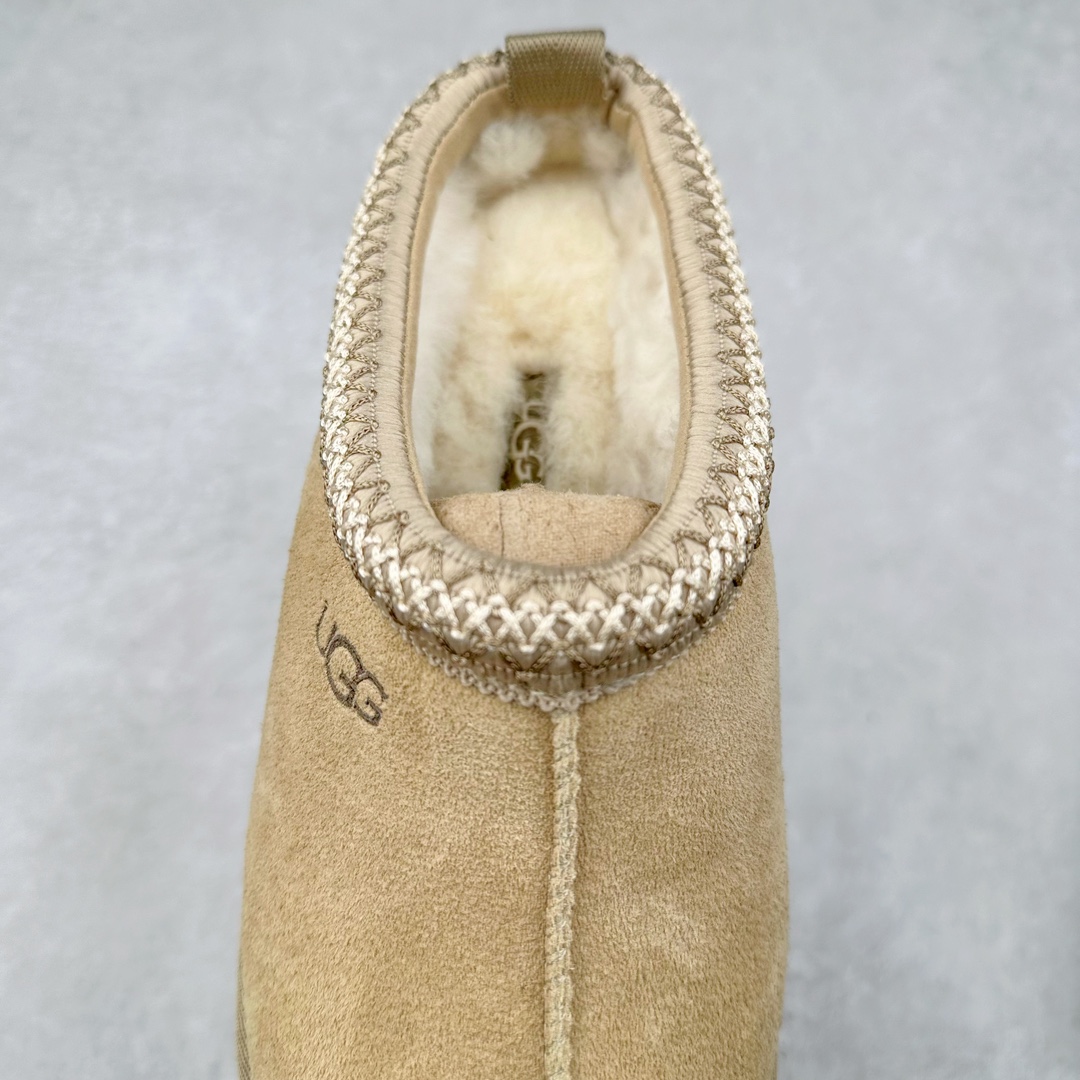 图片[5]-＃平台特供纯原福利 UGG 经典秋冬羊皮毛一体雪地靴 私人订单价格匠心定位 桑坡大厂直供 拒绝高利润 区别杀猪版本 隆丰A级澳洲进口羊皮毛一体 完全遵循ZP工艺流程 代工厂原厂版师 秉承无原鞋不开发选择 注重每一处细节 市面最正版型 TREADLITE\\\”轻翼\\\”科技外底 轻便/耐用/柔韧/桩型【售后郑重承诺】一个月内若出现重大脱胶/断底等质量问题 直接为您换新 翻毛皮鞋面 细腻亲肤再生聚酯纤维滚边 舒适易打理 保暖性佳 UGG plush™ 里衬和内底 茸软亲肤 舒适暖足 经典鞋型搭配轻盈厚底 稳稳拿捏秋冬出街时髦造型 Treadlite by UGG 轻翼大底 轻盈缓震 为双足减负 舒适轻便 助你轻松畅玩整天 尺码：35 36 37 38 39 40-选品中心