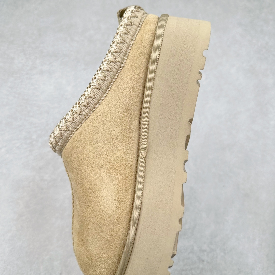 图片[7]-＃平台特供纯原福利 UGG 经典秋冬羊皮毛一体雪地靴 私人订单价格匠心定位 桑坡大厂直供 拒绝高利润 区别杀猪版本 隆丰A级澳洲进口羊皮毛一体 完全遵循ZP工艺流程 代工厂原厂版师 秉承无原鞋不开发选择 注重每一处细节 市面最正版型 TREADLITE\\\”轻翼\\\”科技外底 轻便/耐用/柔韧/桩型【售后郑重承诺】一个月内若出现重大脱胶/断底等质量问题 直接为您换新 翻毛皮鞋面 细腻亲肤再生聚酯纤维滚边 舒适易打理 保暖性佳 UGG plush™ 里衬和内底 茸软亲肤 舒适暖足 经典鞋型搭配轻盈厚底 稳稳拿捏秋冬出街时髦造型 Treadlite by UGG 轻翼大底 轻盈缓震 为双足减负 舒适轻便 助你轻松畅玩整天 尺码：35 36 37 38 39 40-选品中心