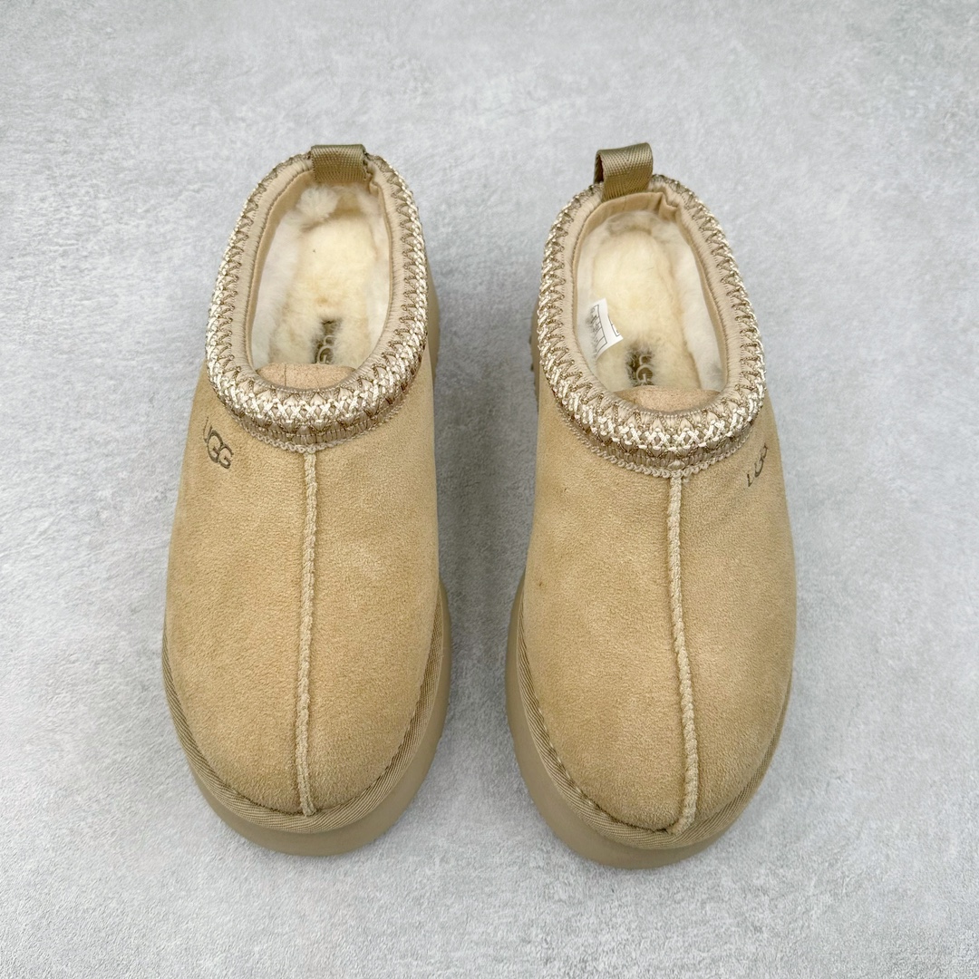 图片[2]-＃平台特供纯原福利 UGG 经典秋冬羊皮毛一体雪地靴 私人订单价格匠心定位 桑坡大厂直供 拒绝高利润 区别杀猪版本 隆丰A级澳洲进口羊皮毛一体 完全遵循ZP工艺流程 代工厂原厂版师 秉承无原鞋不开发选择 注重每一处细节 市面最正版型 TREADLITE\\\”轻翼\\\”科技外底 轻便/耐用/柔韧/桩型【售后郑重承诺】一个月内若出现重大脱胶/断底等质量问题 直接为您换新 翻毛皮鞋面 细腻亲肤再生聚酯纤维滚边 舒适易打理 保暖性佳 UGG plush™ 里衬和内底 茸软亲肤 舒适暖足 经典鞋型搭配轻盈厚底 稳稳拿捏秋冬出街时髦造型 Treadlite by UGG 轻翼大底 轻盈缓震 为双足减负 舒适轻便 助你轻松畅玩整天 尺码：35 36 37 38 39 40-选品中心