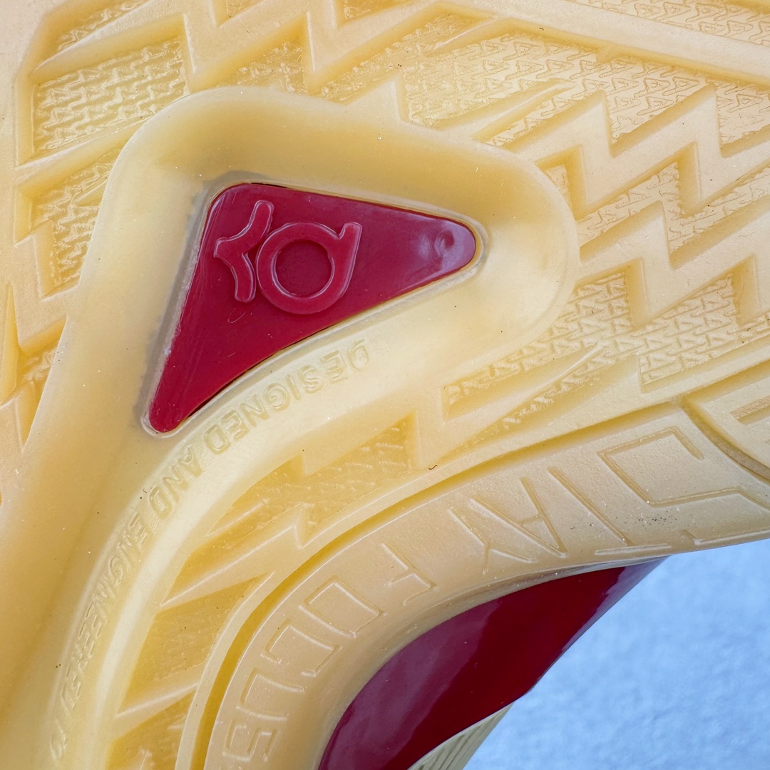 图片[21]-＃灭世/Max NK KD Ⅳ CNY 杜兰特4代实战篮球鞋 龙年限定橄榄绿 FJ4189-200 ✅原厂鞋楦 原厂高频热熔工艺 质感拉满 ✅完美后跟定型➕超硬港宝 锁定 ✅正确魔术贴工艺 贯穿中底 极致中足包裹 ✅前掌扇形ZOOM➕增配后掌马蹄气垫 顶配缓震方案 ✅内外双抗扭片加持！顶配实战独此一家 ✅实战性能炸裂💥 PK市场任意鞋款 尺码：39-47.5-选品中心