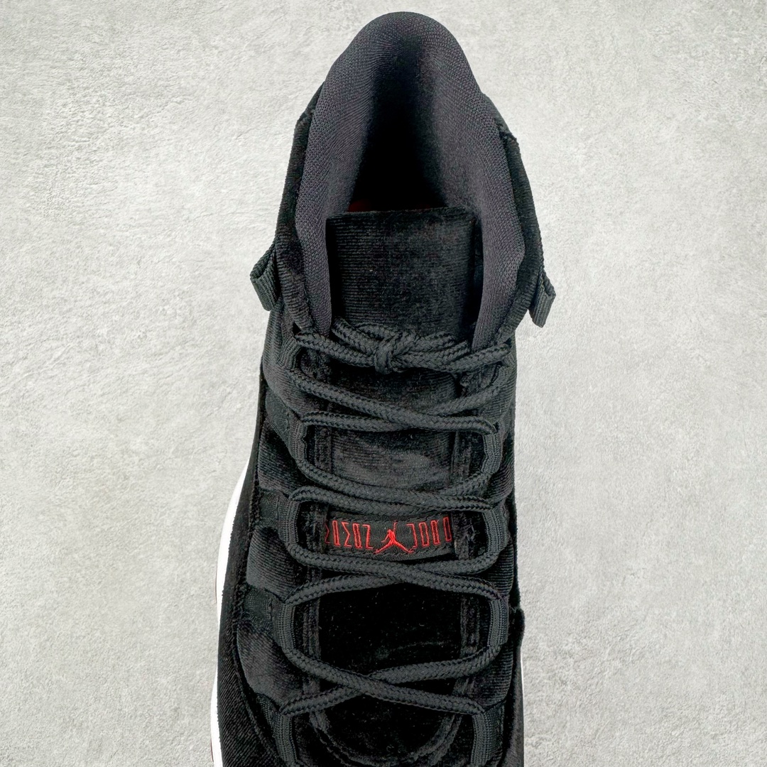 图片[5]-＃KZ神版 Air Jordan AJ11 \\\”Bred Velvet\\\” 高帮黑红天鹅绒 DB5457-061 市场中端王者 耗时半年巨作 全套原纸板楦头开发 确保原汁原味 完美呈现11代版型 此版本只针对中端市场 皮料材质有所更替 其他数据细节工艺流程均保持一致绝不口嗨 细节品控鞋型随意秒杀市面3XX 原楦原档案数据开模打造 原厂中底拉帮钢印 原厂进口漆皮 防冻不开裂 原装鞋撑 水晶大底正确色度色泽 原楦原数据刺绣 原厂车缝走线及对位 毫厘不差 飞人logo采用原数据电脑刺绣 原装正品碳纤维真实碳板 增强抗扭 原内标 原盒标 正确官方原盒 防氧化水晶外底 原厂配套全掌solo气垫 进口港宝加持 后跟自然饱满 全鞋荧光划线卡点 追求极致完美 每一双都是工艺品 多重QC质检 超越公司货的品控标准 实实在在的免检产品 尺码：36 36.5 37.5 38 38.5 39 40 40.5 41 42 42.5 43 44 44.5 45 46 47.5-选品中心