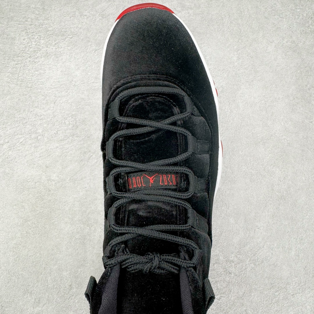 图片[4]-＃KZ神版 Air Jordan AJ11 \\\”Bred Velvet\\\” 高帮黑红天鹅绒 DB5457-061 市场中端王者 耗时半年巨作 全套原纸板楦头开发 确保原汁原味 完美呈现11代版型 此版本只针对中端市场 皮料材质有所更替 其他数据细节工艺流程均保持一致绝不口嗨 细节品控鞋型随意秒杀市面3XX 原楦原档案数据开模打造 原厂中底拉帮钢印 原厂进口漆皮 防冻不开裂 原装鞋撑 水晶大底正确色度色泽 原楦原数据刺绣 原厂车缝走线及对位 毫厘不差 飞人logo采用原数据电脑刺绣 原装正品碳纤维真实碳板 增强抗扭 原内标 原盒标 正确官方原盒 防氧化水晶外底 原厂配套全掌solo气垫 进口港宝加持 后跟自然饱满 全鞋荧光划线卡点 追求极致完美 每一双都是工艺品 多重QC质检 超越公司货的品控标准 实实在在的免检产品 尺码：36 36.5 37.5 38 38.5 39 40 40.5 41 42 42.5 43 44 44.5 45 46 47.5-选品中心