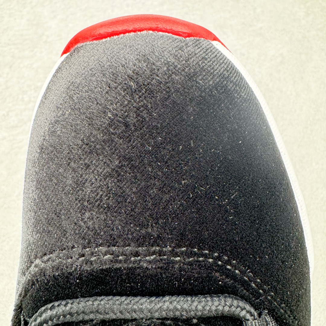 图片[16]-＃KZ神版 Air Jordan AJ11 \\\”Bred Velvet\\\” 高帮黑红天鹅绒 DB5457-061 市场中端王者 耗时半年巨作 全套原纸板楦头开发 确保原汁原味 完美呈现11代版型 此版本只针对中端市场 皮料材质有所更替 其他数据细节工艺流程均保持一致绝不口嗨 细节品控鞋型随意秒杀市面3XX 原楦原档案数据开模打造 原厂中底拉帮钢印 原厂进口漆皮 防冻不开裂 原装鞋撑 水晶大底正确色度色泽 原楦原数据刺绣 原厂车缝走线及对位 毫厘不差 飞人logo采用原数据电脑刺绣 原装正品碳纤维真实碳板 增强抗扭 原内标 原盒标 正确官方原盒 防氧化水晶外底 原厂配套全掌solo气垫 进口港宝加持 后跟自然饱满 全鞋荧光划线卡点 追求极致完美 每一双都是工艺品 多重QC质检 超越公司货的品控标准 实实在在的免检产品 尺码：36 36.5 37.5 38 38.5 39 40 40.5 41 42 42.5 43 44 44.5 45 46 47.5-选品中心