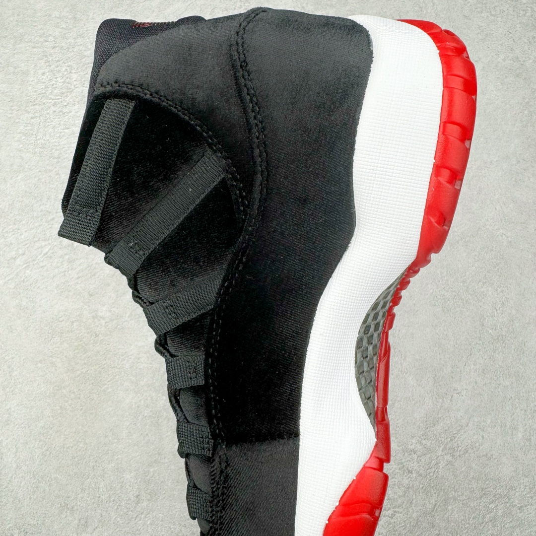 图片[7]-＃KZ神版 Air Jordan AJ11 \\\”Bred Velvet\\\” 高帮黑红天鹅绒 DB5457-061 市场中端王者 耗时半年巨作 全套原纸板楦头开发 确保原汁原味 完美呈现11代版型 此版本只针对中端市场 皮料材质有所更替 其他数据细节工艺流程均保持一致绝不口嗨 细节品控鞋型随意秒杀市面3XX 原楦原档案数据开模打造 原厂中底拉帮钢印 原厂进口漆皮 防冻不开裂 原装鞋撑 水晶大底正确色度色泽 原楦原数据刺绣 原厂车缝走线及对位 毫厘不差 飞人logo采用原数据电脑刺绣 原装正品碳纤维真实碳板 增强抗扭 原内标 原盒标 正确官方原盒 防氧化水晶外底 原厂配套全掌solo气垫 进口港宝加持 后跟自然饱满 全鞋荧光划线卡点 追求极致完美 每一双都是工艺品 多重QC质检 超越公司货的品控标准 实实在在的免检产品 尺码：36 36.5 37.5 38 38.5 39 40 40.5 41 42 42.5 43 44 44.5 45 46 47.5-选品中心