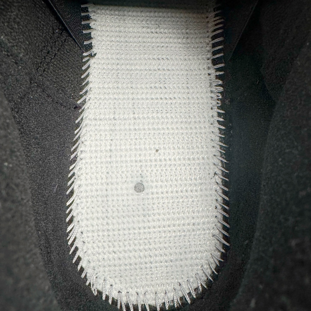 图片[20]-＃GX纯原 Air Jordan AJ3 Retro 黑猫 CK9246-168 圈内最强三代系列 匠心打造 开发时长超过半年 目前可过各类鉴定或无法鉴定 裸鞋随便操作 全套原纸板楦头开发 原厂大底磨具加持立体防滑纹理 原装可视Air Sole气垫 原汁原味最完美的三代版型 唯一正确鞋头趴度弧度高度鞋身腰线 原厂TPU彩虹扎染后跟饰片 正确内里反口里网布 皮料菱角分明不变形无多余毛边 广东原厂zp同批次手工大底描漆拉丝 市场唯一原厂鞋扣模具 原厂织唛标 原厂飞人电绣工艺 尾指中部跳三针 独家绑鞋带手法 印刷中底布 四线拉帮 米色美纹纸贴合固定 进口港宝加持 后跟自然饱满 全鞋荧光划线卡点 追求极致完美 每一双都是工艺品 多重QC质检 超越公司货的品控标准 实实在在的免检产品 尺码：40 40.5 41 42 42.5 43 44 44.5 45 45.5 46 47.5 48.5-选品中心