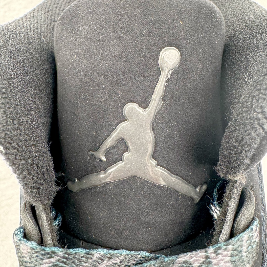 图片[10]-＃GX纯原 Air Jordan AJ3 Retro 黑猫 CK9246-168 圈内最强三代系列 匠心打造 开发时长超过半年 目前可过各类鉴定或无法鉴定 裸鞋随便操作 全套原纸板楦头开发 原厂大底磨具加持立体防滑纹理 原装可视Air Sole气垫 原汁原味最完美的三代版型 唯一正确鞋头趴度弧度高度鞋身腰线 原厂TPU彩虹扎染后跟饰片 正确内里反口里网布 皮料菱角分明不变形无多余毛边 广东原厂zp同批次手工大底描漆拉丝 市场唯一原厂鞋扣模具 原厂织唛标 原厂飞人电绣工艺 尾指中部跳三针 独家绑鞋带手法 印刷中底布 四线拉帮 米色美纹纸贴合固定 进口港宝加持 后跟自然饱满 全鞋荧光划线卡点 追求极致完美 每一双都是工艺品 多重QC质检 超越公司货的品控标准 实实在在的免检产品 尺码：40 40.5 41 42 42.5 43 44 44.5 45 45.5 46 47.5 48.5-选品中心