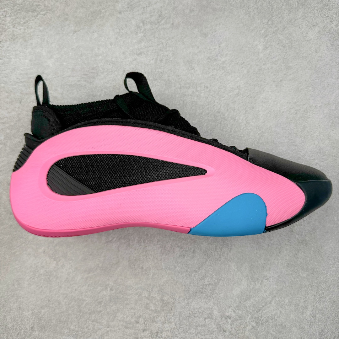 图片[3]-AD Harden Vol. 8 哈登八代签名篮球鞋 采用了“袜套式”设计，在十多年前这一设计极为风靡，将帅气和简洁融为一体。现在Harden Vol. 8将袜套鞋领重新拾起，并配合内靴，易穿脱且包裹佳。泪滴形EVA结构骨架提供横向支持和快速移动时的稳定性。全掌JET BOOST科技提供缓震和能量反馈，助你整场保持活力。多向“JH”抓地纹路设计提供优秀抓地力，使球员能够在场上迅速变向、急停或启动，更好地掌控比赛。尺码：40 40.5 41 42 42.5 43 44 44.5 45 46-选品中心