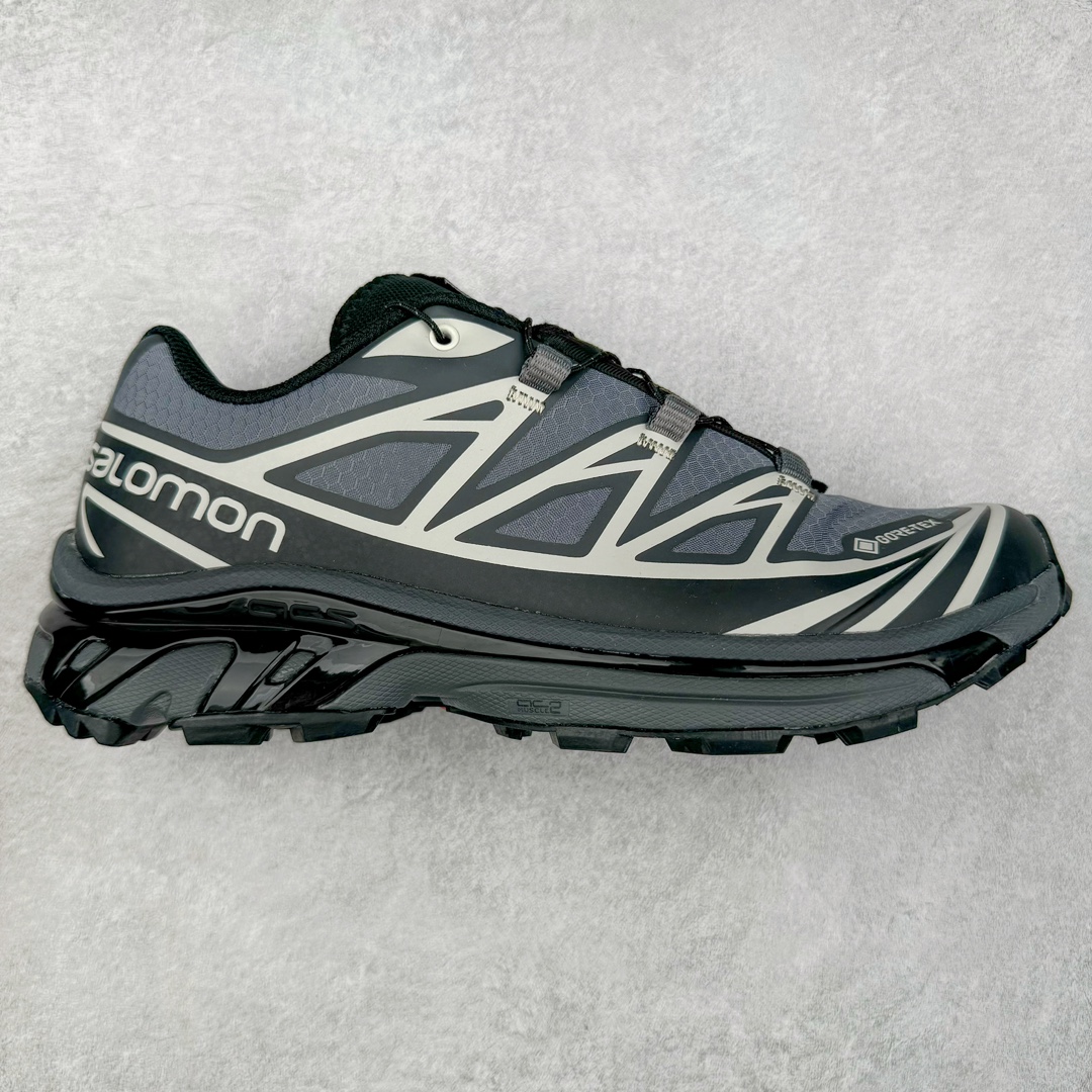 ＃X版纯原福利 Salomon 萨洛蒙 XT-6 复古机能户外跑鞋 这双XT-6 鞋面以锯齿状的包裹系统呈现 在黑色基底之下加入了各种色点缀 内嵌式的袜套设计与 Quicklace 系带系统一道 实现了立体包裹与精准贴合 结合 Contagrip 大底科技 让穿着者可以轻松驾驭户外与通勤下的任何运动生活场景 无缝鞋身户外随意纵横 颜值与脚感兼备 出街通勤 绝对非常吸睛 你值得拥有 尺码：36 36.5 37.5 38 38.5 39 40 40.5 41 42 42.5 43 44 44.5 45-选品中心