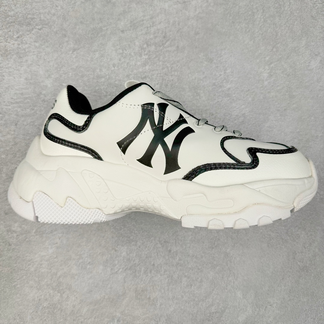 图片[2]-＃特价福利 MLB BigBall Chunky纽约洋基队增高复古风印花老爹鞋 MLB是韩国F&F旗下潮流服装品牌 拥有150年历史的经典传统 是街头文化和国际生活方式的领导者 MLB拥有包括男装、女装、童装、配饰在内的全品类服饰 提供覆盖各性别、各年龄层、From Head to Toe的穿搭装备 其产品结合了韩国的时尚造型与质感 展现了运动服饰也可以兼具时尚潮流的风格 在产品设计上 MLB不仅融合了美国职业棒球大联盟的各当家球队 更结合了棒球运动中的各个元素 复古风范自信控场 复古鞋型率先勾描独特的自我态度 在经典线条与时尚元素的精彩交织下刷新街头复古运动风潮 质感十足兼备卓越的舒适透气性能迎合夏日追求的自在脚感。尺码：36 36.5 37.5 38 38.5 39 40 40.5 41 42 42.5 43 44 44.5 45-选品中心