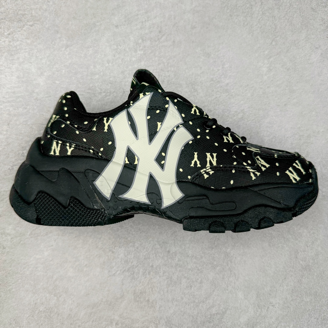 图片[3]-＃特价福利 MLB BigBall Chunky纽约洋基队增高复古风印花老爹鞋 MLB是韩国F&F旗下潮流服装品牌 拥有150年历史的经典传统 是街头文化和国际生活方式的领导者 MLB拥有包括男装、女装、童装、配饰在内的全品类服饰 提供覆盖各性别、各年龄层、From Head to Toe的穿搭装备 其产品结合了韩国的时尚造型与质感 展现了运动服饰也可以兼具时尚潮流的风格 在产品设计上 MLB不仅融合了美国职业棒球大联盟的各当家球队 更结合了棒球运动中的各个元素 复古风范自信控场 复古鞋型率先勾描独特的自我态度 在经典线条与时尚元素的精彩交织下刷新街头复古运动风潮 质感十足兼备卓越的舒适透气性能迎合夏日追求的自在脚感。尺码：36 36.5 37.5 38 38.5 39 40 40.5 41 42 42.5 43 44 44.5 45-选品中心