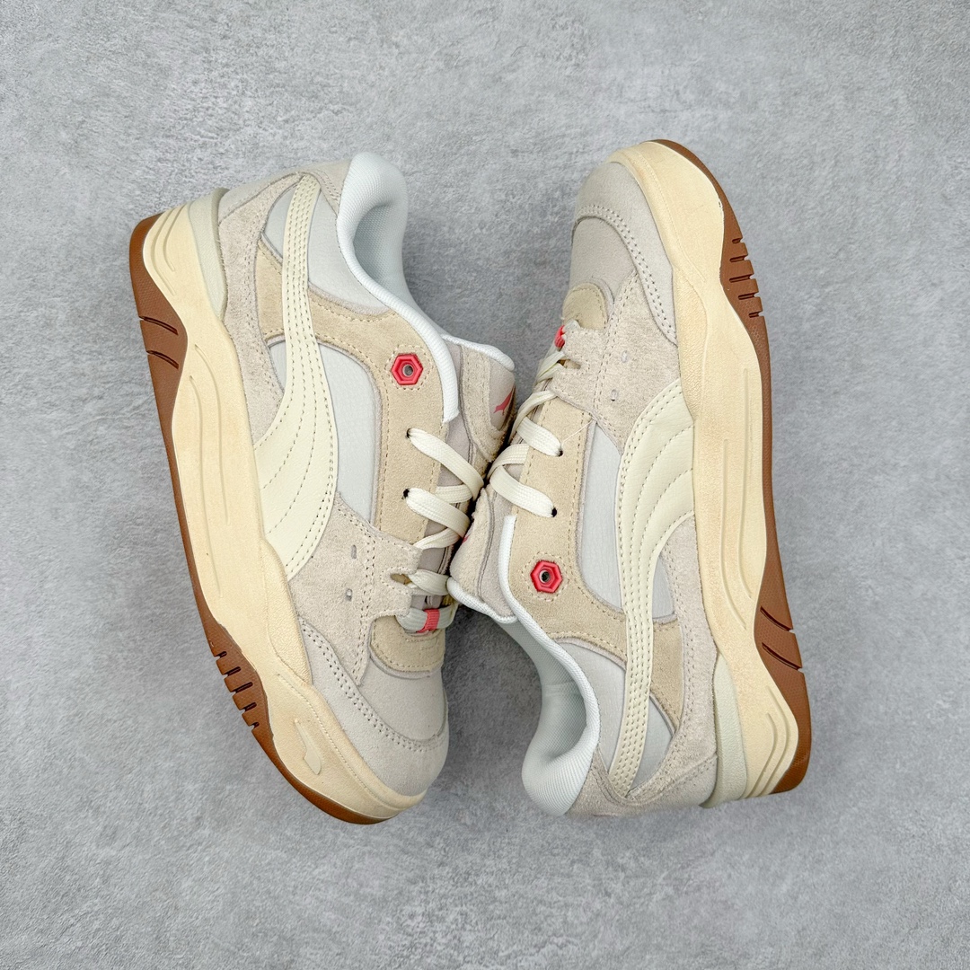 图片[3]-PUMA 180 Night Rider 彪马 防滑耐磨低帮休闲板鞋 设计灵感源自90及00一代的滑板运动文化 简约又不失设计巧思的帅气风格让它轻松驾驭日常休闲或滑板场合 运动兼具匠心 细节彰显品质 衬垫边缘以提供支撑和灵活性 强化鞋头以承受持续的磨损 耐磨性强 稳定性高 抓地更牢 不易打滑 货号： 394873 尺码： 35 36 36.5 37.5 38 38.5 39 40 40.5 41 42 42.5 43 44 45-选品中心