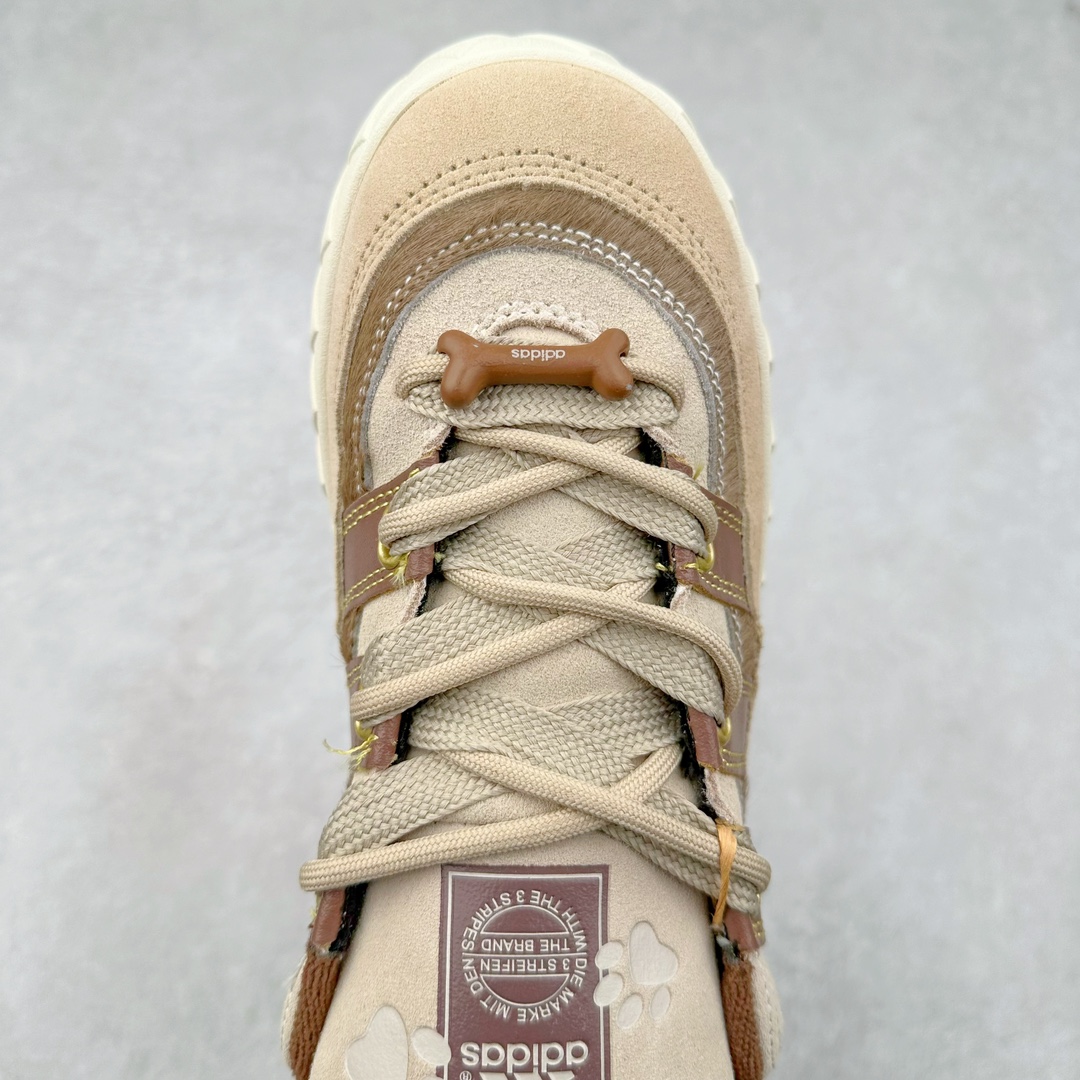 图片[4]-＃C版纯原 AD Originals Campus 00s 学院系列面包风经典复古低帮百搭休闲运动板鞋 JQ2611 原鞋开发 正确版型 市面唯一全鞋采用原厂头层SD皮料 正确宽版鞋盒 清洁度完美 诠释最高工艺 这次 Originals 选择了以经典复古鞋型 Campus 为蓝本打造全新面包鞋 这款鞋型联名不断 冠希当年对它更是钟爱有加 论牌面丝毫不输贝壳头、Forum 等大热鞋型 这次 Campus 一改 80 年代的瘦长造型 鞋舌、鞋身、鞋底甚至细节都变大了 营造出千禧年前后流行的面包鞋宽大廓形 因此鞋名改为 Campus 00s 鞋身采用绒面皮料搭配白色常规皮革 质感上还是延续了经典 Campus 的设计 鞋舌填充更加饱满 让鞋款整体看起来更加圆润 搭配上这款浅蓝配色 「蓝胖子」造型真的很可爱 鞋舌还加入了与以往 Campus 不同的全新三叶草 Logo 令造型更具千禧气息 鞋带也采用了加宽的设计 如果你不喜欢 这次还附送了传统鞋带可以替换 鞋底采用了米黄做旧设计 凸显鞋款的复古年代感 除了清新可人的浅蓝配色 还有一款酷灰配色 造型更加硬朗复古 而且相比浅蓝配色更加耐脏 尺码：36 36⅔ 37⅓ 38 38⅔ 39⅓ 40 40⅔ 41⅓ 42 42⅔ 43⅓ 44 44 ⅓ 45-选品中心