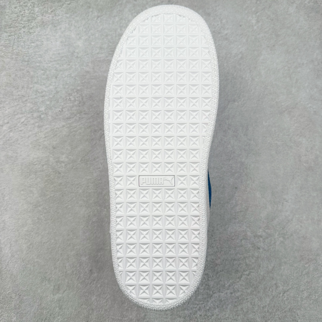 图片[9]-PUMA SUEDE XL 彪马新款面包鞋男女同款复古休闲板鞋 赠送一双鞋带 鞋身通体采用细腻的麂皮材质 厚实柔软 质感出众 鞋侧保留PUMA标志性跑道图案 侧面与后跟点缀金属色PUMA LOGO 兼具辨识度与细节感 加厚鞋垫、饱满鞋舌 搭配加宽扁形鞋带 使得穿着感更加贴合与舒适 值得一提的是 本季SUEDE XL鞋款以黑色、红色及蓝色最为瞩目 经典黑的配色 在低调之余可轻松驾驭任何潮流风格造型 而高饱和度的配色 则是当之无愧的早春出街利器。货号： 395205 尺码：36 37 37.5 38 38.5 39 40 40.5 41 42 42.5 43 44 45-选品中心