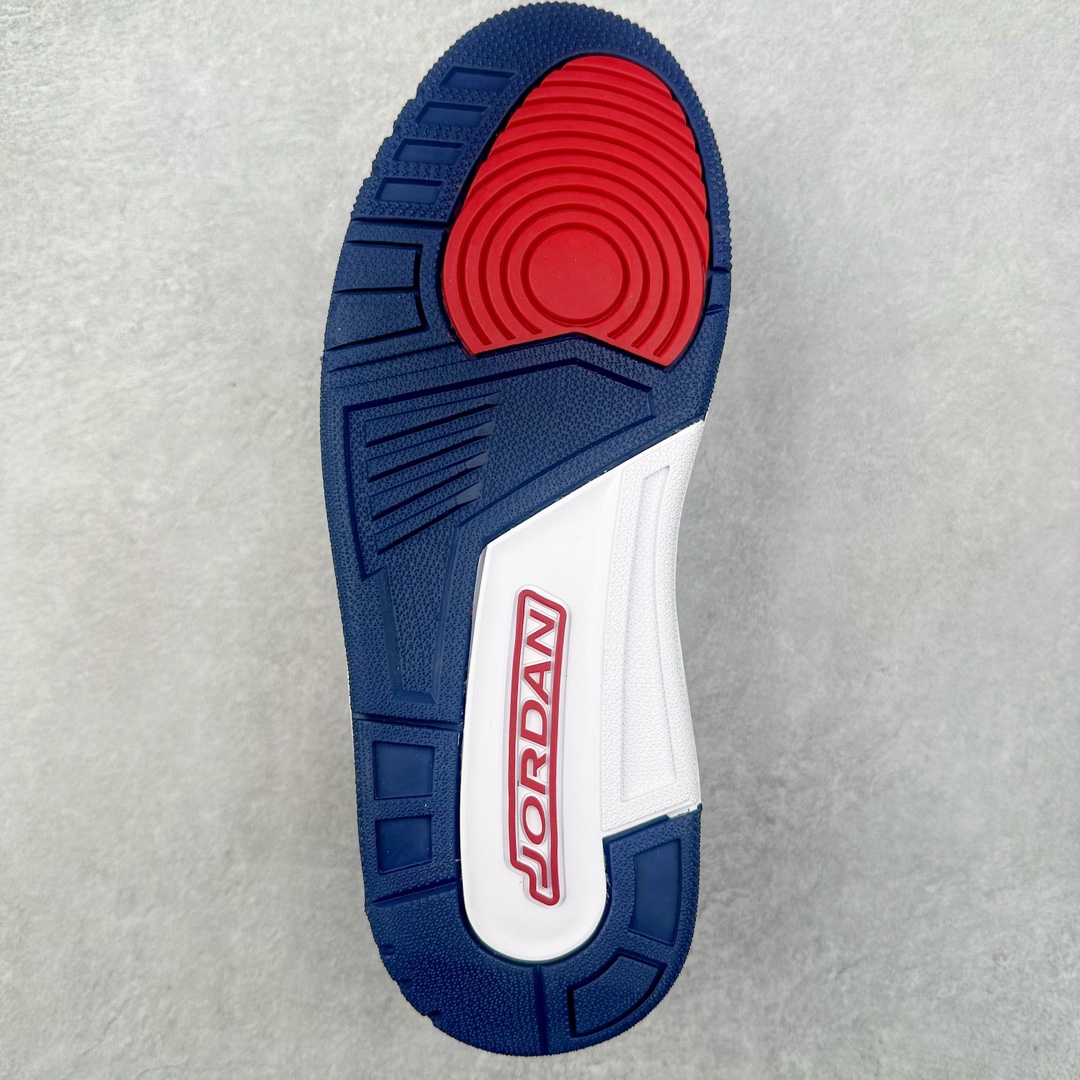 图片[9]-＃PB Air Jordan Legacy AJ312 Low 低帮复古篮球鞋 CD7069-164 市场最强独一档产物 全套原纸板楦头开发 原厂大底磨具加持立体防滑纹理 原档数据后跟TPU子母扣魔术贴 原装可视Air Sole气垫 原汁原味最完美的312代版型 唯一正确鞋头趴度弧度高度鞋身腰线 进口港宝加持 后跟自然饱满 全鞋荧光划线卡点 追求极致完美 每一双都是工艺品 多重QC质检 超越公司货的品控标准 实实在在的免检产品 鞋身采用了皮革材质打造 横跨鞋面的魔术贴十分吸睛 侧面的Swoosh Logo的一部分被鞋面遮挡了一部分 颇具玩味 魔术贴上标有NK标识 而鞋舌上是Jordan的经典红色飞翼Logo 后跟和鞋底均采用了AJ3的设计 后跟上同样也使用了经典的爆裂纹图案 尺码：36 36.5 37.5 38 38.5 39 40 40.5 41 42 42.5 43 44 44.5 45 46 47.5-选品中心