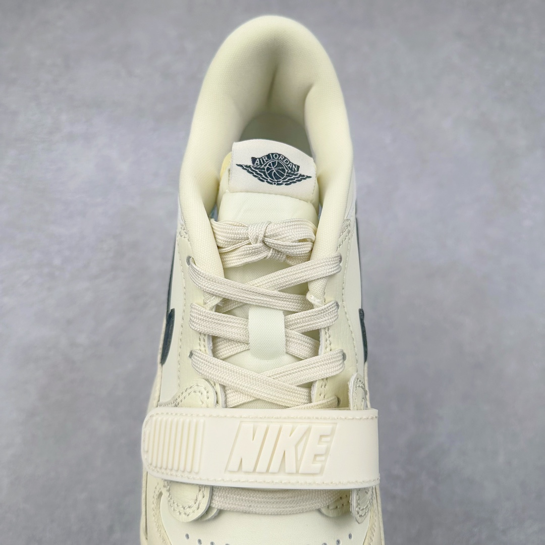 图片[5]-＃PB Air Jordan Legacy AJ312 Low 低帮复古篮球鞋 HV1807-101 市场最强独一档产物 全套原纸板楦头开发 原厂大底磨具加持立体防滑纹理 原档数据后跟TPU子母扣魔术贴 原装可视Air Sole气垫 原汁原味最完美的312代版型 唯一正确鞋头趴度弧度高度鞋身腰线 进口港宝加持 后跟自然饱满 全鞋荧光划线卡点 追求极致完美 每一双都是工艺品 多重QC质检 超越公司货的品控标准 实实在在的免检产品 鞋身采用了皮革材质打造 横跨鞋面的魔术贴十分吸睛 侧面的Swoosh Logo的一部分被鞋面遮挡了一部分 颇具玩味 魔术贴上标有NK标识 而鞋舌上是Jordan的经典红色飞翼Logo 后跟和鞋底均采用了AJ3的设计 后跟上同样也使用了经典的爆裂纹图案 尺码：36 36.5 37.5 38 38.5 39 40 40.5 41 42 42.5 43 44 44.5 45 46 47.5-选品中心