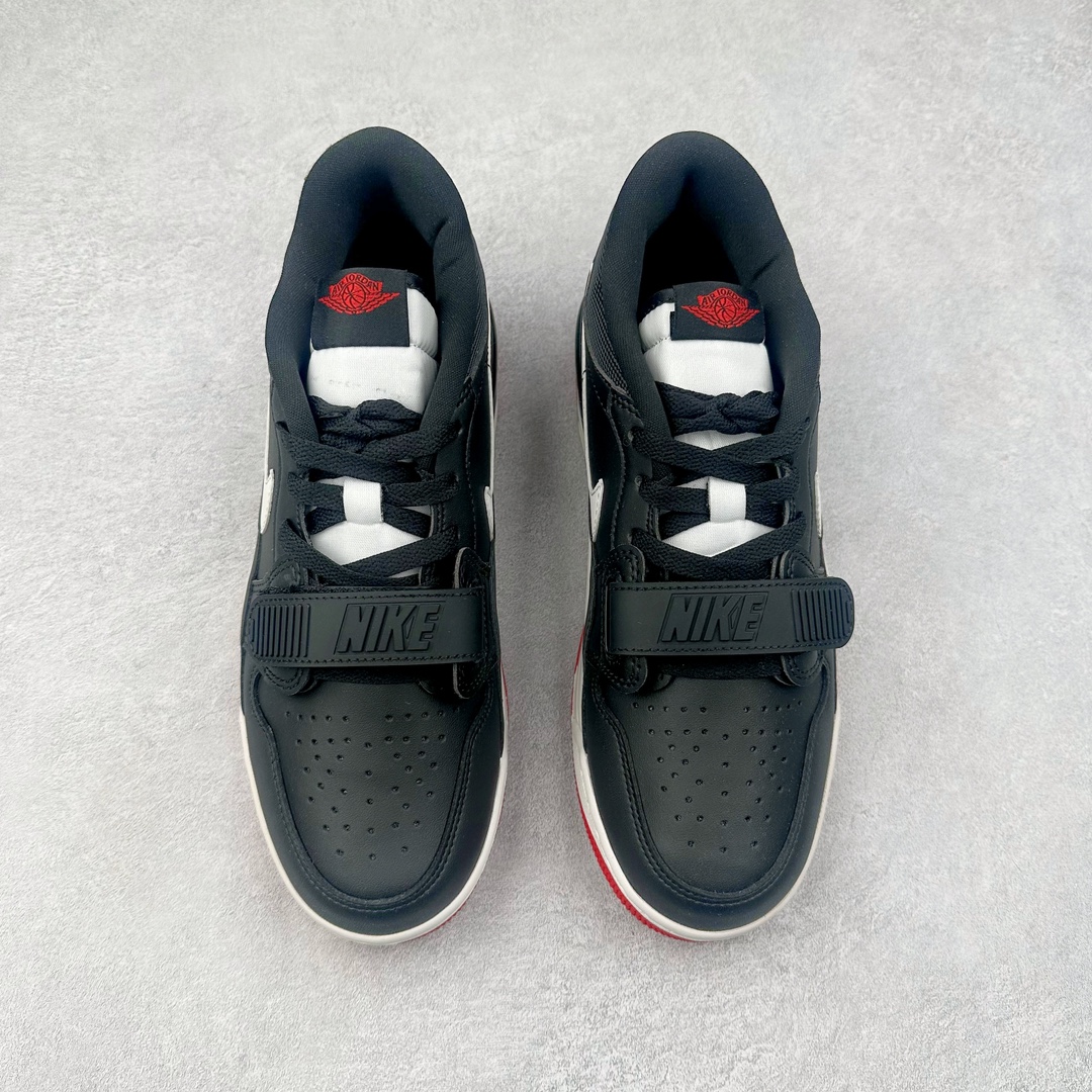 图片[2]-＃PB Air Jordan Legacy AJ312 Low 低帮复古篮球鞋 HJ9029-010 市场最强独一档产物 全套原纸板楦头开发 原厂大底磨具加持立体防滑纹理 原档数据后跟TPU子母扣魔术贴 原装可视Air Sole气垫 原汁原味最完美的312代版型 唯一正确鞋头趴度弧度高度鞋身腰线 进口港宝加持 后跟自然饱满 全鞋荧光划线卡点 追求极致完美 每一双都是工艺品 多重QC质检 超越公司货的品控标准 实实在在的免检产品 鞋身采用了皮革材质打造 横跨鞋面的魔术贴十分吸睛 侧面的Swoosh Logo的一部分被鞋面遮挡了一部分 颇具玩味 魔术贴上标有NK标识 而鞋舌上是Jordan的经典红色飞翼Logo 后跟和鞋底均采用了AJ3的设计 后跟上同样也使用了经典的爆裂纹图案 尺码：36 36.5 37.5 38 38.5 39 40 40.5 41 42 42.5 43 44 44.5 45 46 47.5-选品中心