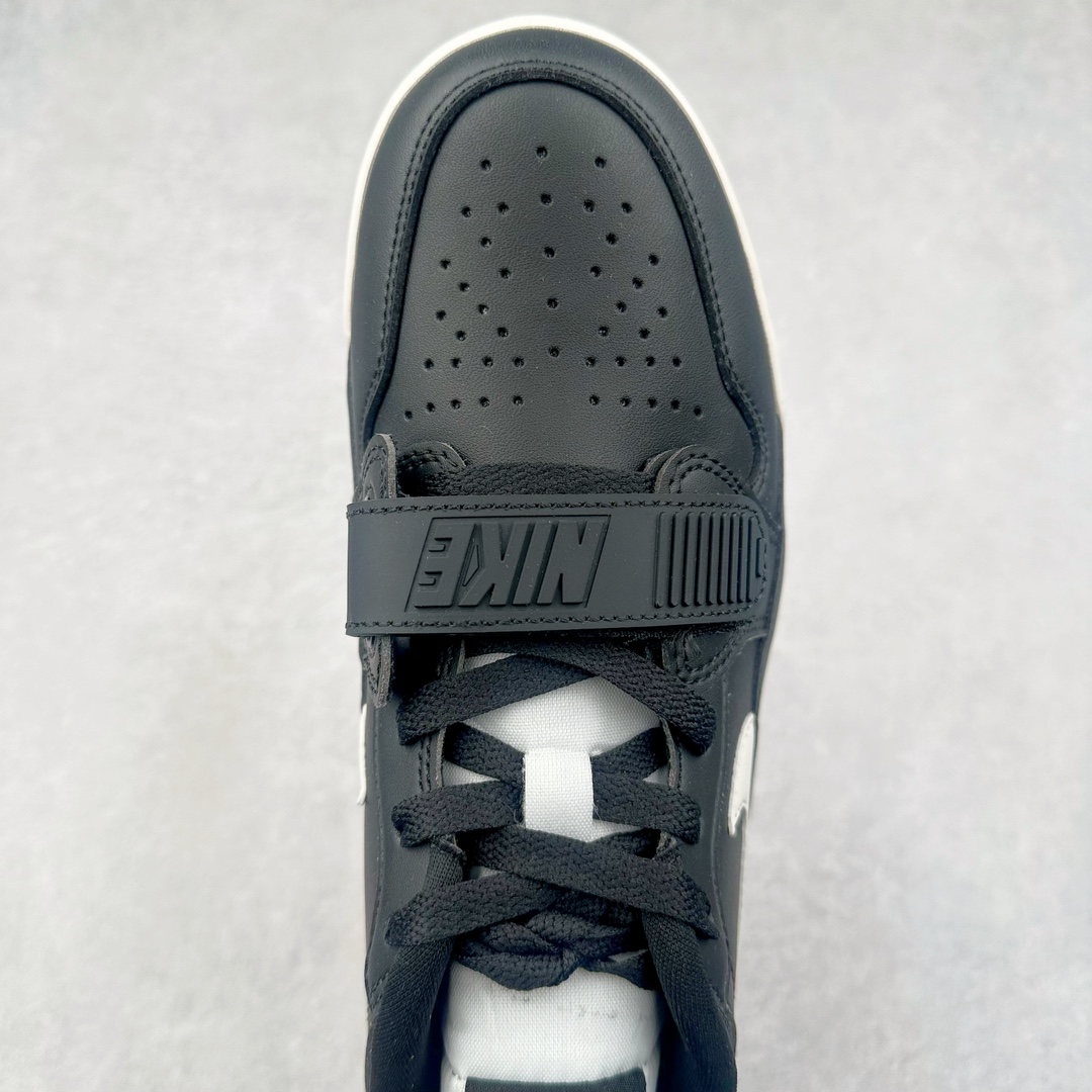 图片[4]-＃PB Air Jordan Legacy AJ312 Low 低帮复古篮球鞋 HJ9029-010 市场最强独一档产物 全套原纸板楦头开发 原厂大底磨具加持立体防滑纹理 原档数据后跟TPU子母扣魔术贴 原装可视Air Sole气垫 原汁原味最完美的312代版型 唯一正确鞋头趴度弧度高度鞋身腰线 进口港宝加持 后跟自然饱满 全鞋荧光划线卡点 追求极致完美 每一双都是工艺品 多重QC质检 超越公司货的品控标准 实实在在的免检产品 鞋身采用了皮革材质打造 横跨鞋面的魔术贴十分吸睛 侧面的Swoosh Logo的一部分被鞋面遮挡了一部分 颇具玩味 魔术贴上标有NK标识 而鞋舌上是Jordan的经典红色飞翼Logo 后跟和鞋底均采用了AJ3的设计 后跟上同样也使用了经典的爆裂纹图案 尺码：36 36.5 37.5 38 38.5 39 40 40.5 41 42 42.5 43 44 44.5 45 46 47.5-选品中心