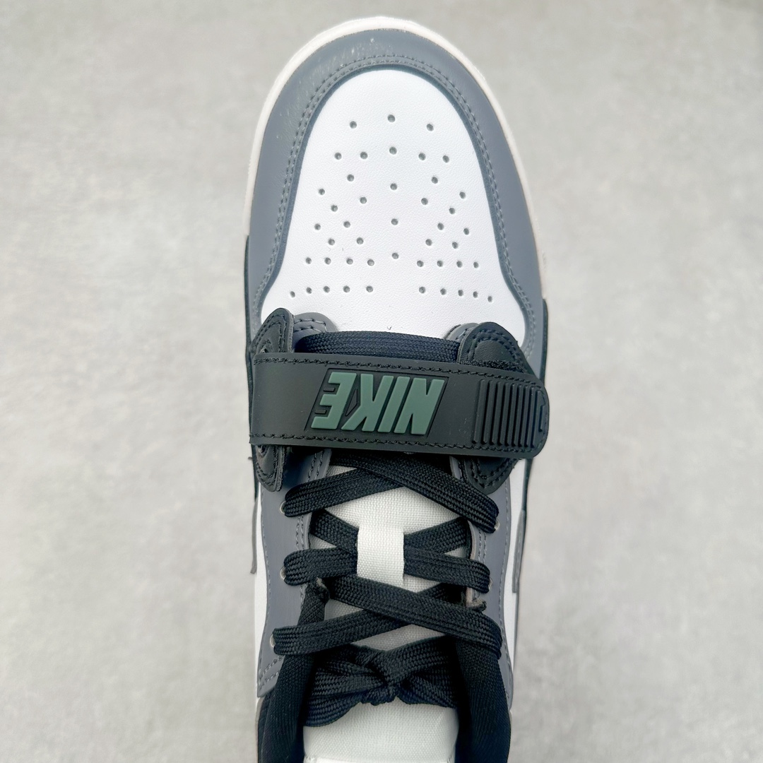 图片[4]-＃PB Air Jordan Legacy AJ312 Low 低帮复古篮球鞋 CD9054-131 市场最强独一档产物 全套原纸板楦头开发 原厂大底磨具加持立体防滑纹理 原档数据后跟TPU子母扣魔术贴 原装可视Air Sole气垫 原汁原味最完美的312代版型 唯一正确鞋头趴度弧度高度鞋身腰线 进口港宝加持 后跟自然饱满 全鞋荧光划线卡点 追求极致完美 每一双都是工艺品 多重QC质检 超越公司货的品控标准 实实在在的免检产品 鞋身采用了皮革材质打造 横跨鞋面的魔术贴十分吸睛 侧面的Swoosh Logo的一部分被鞋面遮挡了一部分 颇具玩味 魔术贴上标有NK标识 而鞋舌上是Jordan的经典红色飞翼Logo 后跟和鞋底均采用了AJ3的设计 后跟上同样也使用了经典的爆裂纹图案 尺码：36 36.5 37.5 38 38.5 39 40 40.5 41 42 42.5 43 44 44.5 45 46 47.5-选品中心