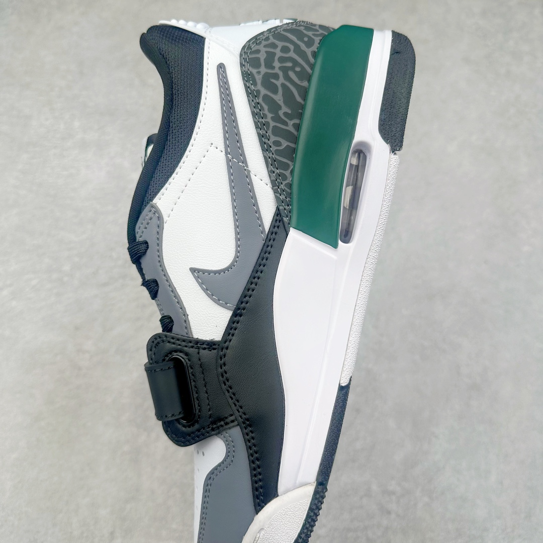 图片[7]-＃PB Air Jordan Legacy AJ312 Low 低帮复古篮球鞋 CD9054-131 市场最强独一档产物 全套原纸板楦头开发 原厂大底磨具加持立体防滑纹理 原档数据后跟TPU子母扣魔术贴 原装可视Air Sole气垫 原汁原味最完美的312代版型 唯一正确鞋头趴度弧度高度鞋身腰线 进口港宝加持 后跟自然饱满 全鞋荧光划线卡点 追求极致完美 每一双都是工艺品 多重QC质检 超越公司货的品控标准 实实在在的免检产品 鞋身采用了皮革材质打造 横跨鞋面的魔术贴十分吸睛 侧面的Swoosh Logo的一部分被鞋面遮挡了一部分 颇具玩味 魔术贴上标有NK标识 而鞋舌上是Jordan的经典红色飞翼Logo 后跟和鞋底均采用了AJ3的设计 后跟上同样也使用了经典的爆裂纹图案 尺码：36 36.5 37.5 38 38.5 39 40 40.5 41 42 42.5 43 44 44.5 45 46 47.5-选品中心