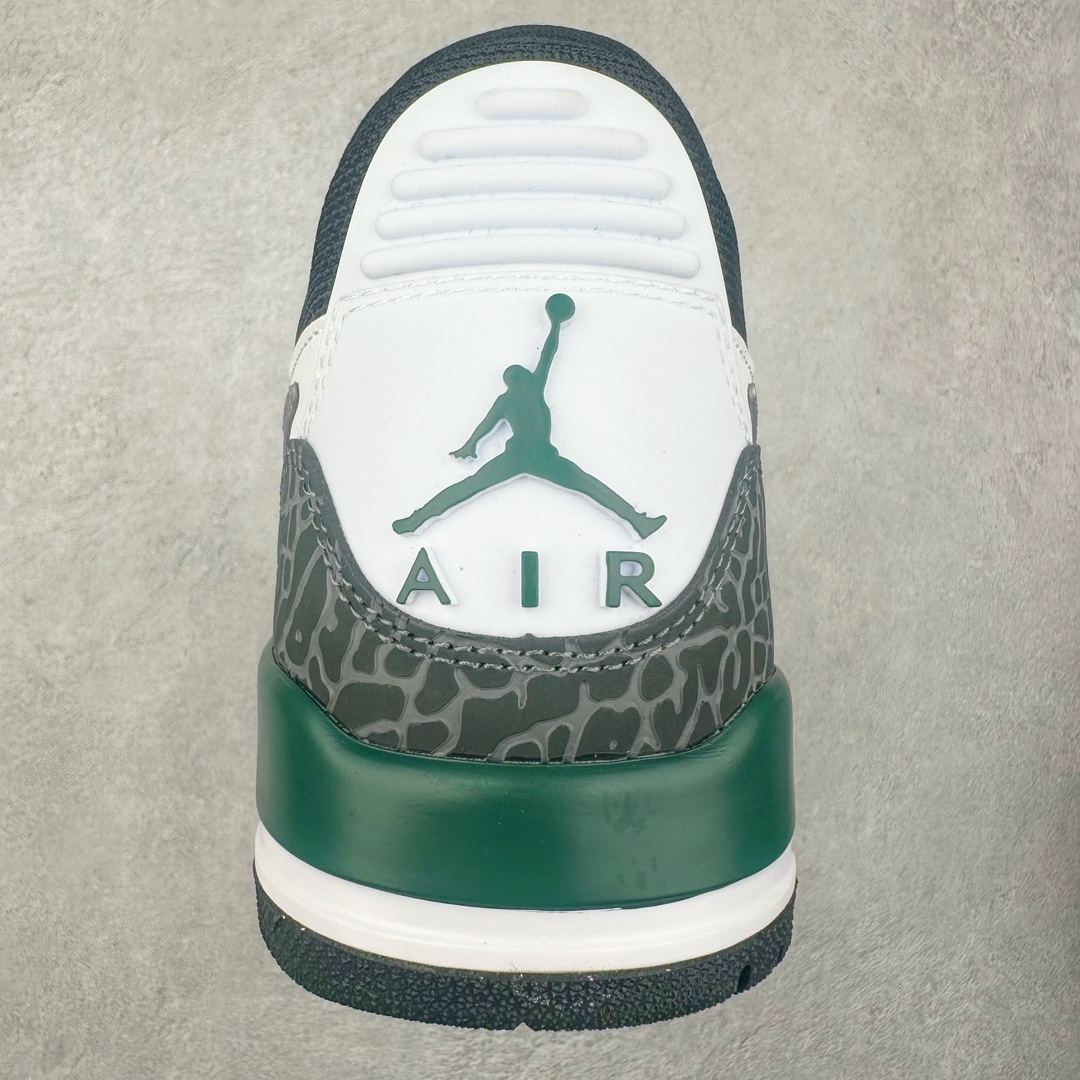 图片[8]-＃PB Air Jordan Legacy AJ312 Low 低帮复古篮球鞋 CD9054-131 市场最强独一档产物 全套原纸板楦头开发 原厂大底磨具加持立体防滑纹理 原档数据后跟TPU子母扣魔术贴 原装可视Air Sole气垫 原汁原味最完美的312代版型 唯一正确鞋头趴度弧度高度鞋身腰线 进口港宝加持 后跟自然饱满 全鞋荧光划线卡点 追求极致完美 每一双都是工艺品 多重QC质检 超越公司货的品控标准 实实在在的免检产品 鞋身采用了皮革材质打造 横跨鞋面的魔术贴十分吸睛 侧面的Swoosh Logo的一部分被鞋面遮挡了一部分 颇具玩味 魔术贴上标有NK标识 而鞋舌上是Jordan的经典红色飞翼Logo 后跟和鞋底均采用了AJ3的设计 后跟上同样也使用了经典的爆裂纹图案 尺码：36 36.5 37.5 38 38.5 39 40 40.5 41 42 42.5 43 44 44.5 45 46 47.5-选品中心