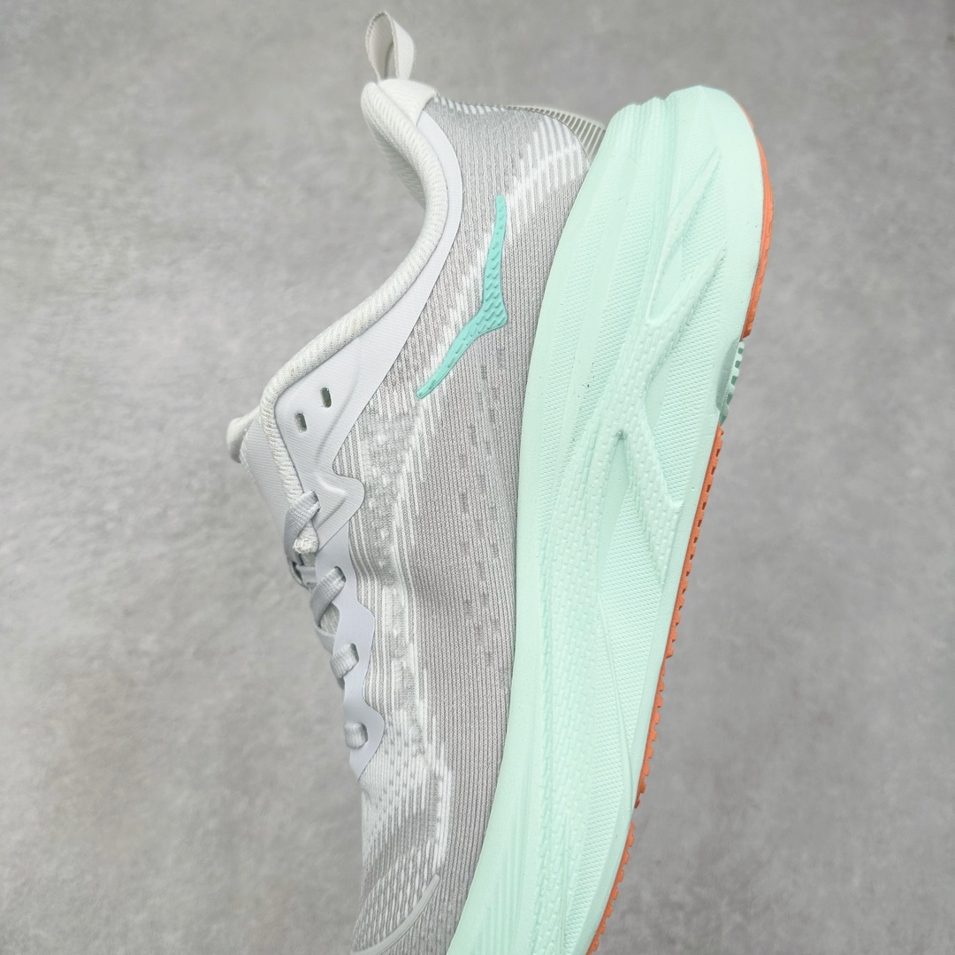 图片[7]-HOKA ONE ONE Clifton 克里夫顿10代专业性能减震公路跑步鞋 轻盈透气的针织网面和纱线的使用让鞋面更挺拔 增强鞋面的强度和支撑性能 搭配柔软的鞋舌 让双脚在舒适包裹中跑的更加畅快 全新泡棉中底 柔软的同时增强回弹性能 为不同跑者提供更平稳流畅的脚感 带来全面的缓冲保护 根据人体工程学设计的延长拉襟 后跟处弹软的海绵填充舒适固定 避免掉跟和摩擦 相比上一代光滑的内衬 Clifton 9的内衬增强了摩擦力 避免双脚在鞋内滑动 尺码：36 36.5 37.5 38 38.5 39 40 40.5 41 42 42.5 43 44 44.5 45-选品中心