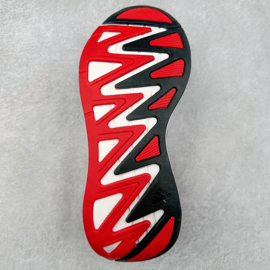 图片[9]-AD Adizero Aruku 全新跑鞋 JI0308 以永动机为灵感的前卫造型 以及时下流行的厚底设定 让人无比期待 “Aruku” 在日文中是行走的意思 昭示了这是一双定位于大众日常训练或慢跑的鞋款 黑、白、红三色的撞色外观 搭配街头感、现代感十足的鞋面线条勾勒 格外引人注目 搭配丰沛的全新 Swirlfoam 泡棉厚底 虽然不像顶级竞速跑鞋那般极致 但也将日常舒适和时尚颜值平衡到位 尺码：36 36.5 37.5 38 38.5 39 40 40.5 41 42 42.5 43 44 44.5 45-选品中心