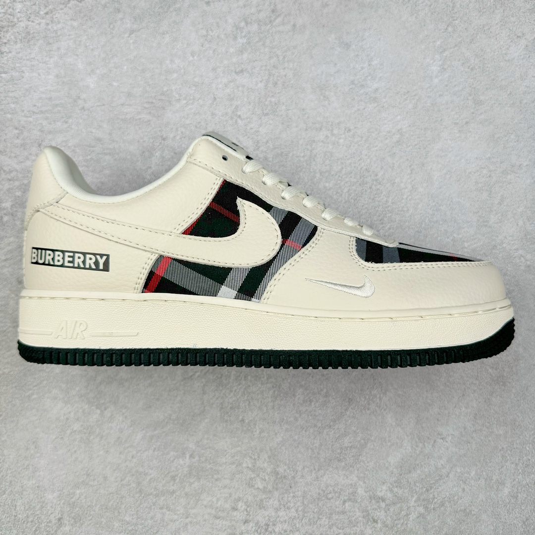 NK Air Force 1´07 Low 空军一号低帮百搭休闲运动板鞋 DF0180-005 柔软、弹性十足的缓震性能和出色的中底设计 横跨复古与现代的外型结合 造就出风靡全球 三十多年的Force 1 直到今天还深受青睐 尺码：36 36.5 37.5 38 38.5 39 40 40.5 41 42 42.5 43 44 44.5 45-选品中心