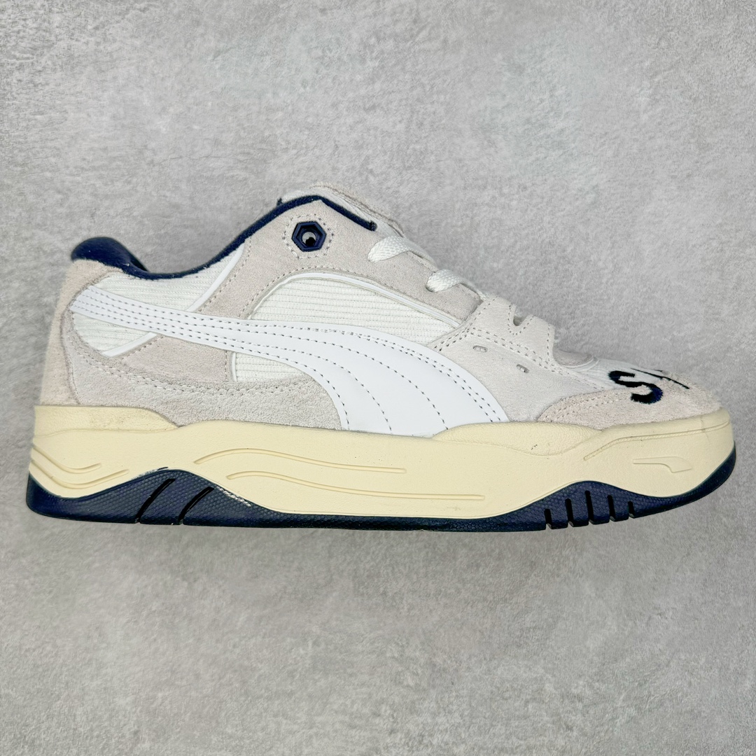 PUMA 180 Night Rider 彪马 防滑耐磨低帮休闲板鞋 设计灵感源自90及00一代的滑板运动文化 简约又不失设计巧思的帅气风格让它轻松驾驭日常休闲或滑板场合 运动兼具匠心 细节彰显品质 衬垫边缘以提供支撑和灵活性 强化鞋头以承受持续的磨损 耐磨性强 稳定性高 抓地更牢 不易打滑 货号： 394873 尺码： 35 36 36.5 37.5 38 38.5 39 40 40.5 41 42 42.5 43 44 45-选品中心