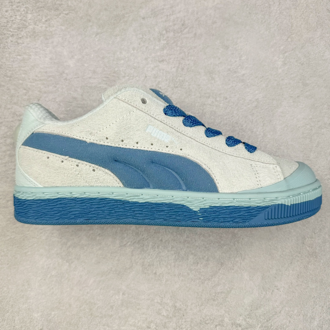 图片[2]-PUMA SUEDE XL 彪马新款面包鞋男女同款复古休闲板鞋 赠送一双鞋带 鞋身通体采用细腻的麂皮材质 厚实柔软 质感出众 鞋侧保留PUMA标志性跑道图案 侧面与后跟点缀金属色PUMA LOGO 兼具辨识度与细节感 加厚鞋垫、饱满鞋舌 搭配加宽扁形鞋带 使得穿着感更加贴合与舒适 值得一提的是 本季SUEDE XL鞋款以黑色、红色及蓝色最为瞩目 经典黑的配色 在低调之余可轻松驾驭任何潮流风格造型 而高饱和度的配色 则是当之无愧的早春出街利器。货号： 395205 尺码：36 37 37.5 38 38.5 39 40 40.5 41 42 42.5 43 44 45-选品中心