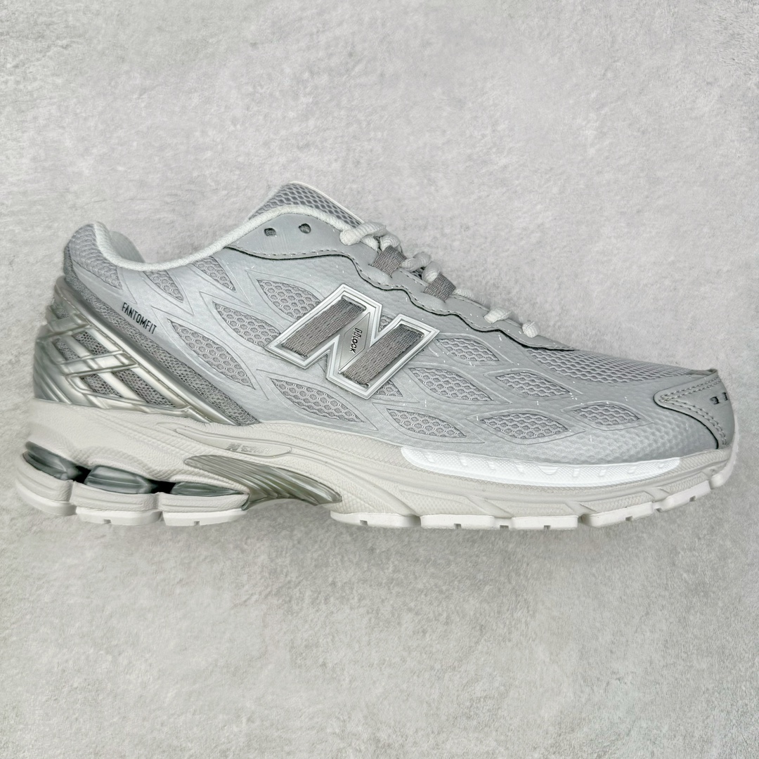 New Balance M1906R NB新百伦系列复古老爹风休闲运动慢跑鞋 采用轻质牛剖革拼接透气网眼衬垫织物鞋面材质 T-Beam大底提供足步弓支撑 保持步态稳定#后跟搭载外露缓震胶 鞋身整体以各种深浅不一的灰色覆盖 鞋头以淡蓝色调装饰，网眼衬垫通过不规律的色块实现做旧的美感 泛黄的鞋底更是进一步增添了复古气息 尺码：36 37 37.5 38 38.5 39.5 40 40.5 41.5 42 42.5 43 44 45-选品中心