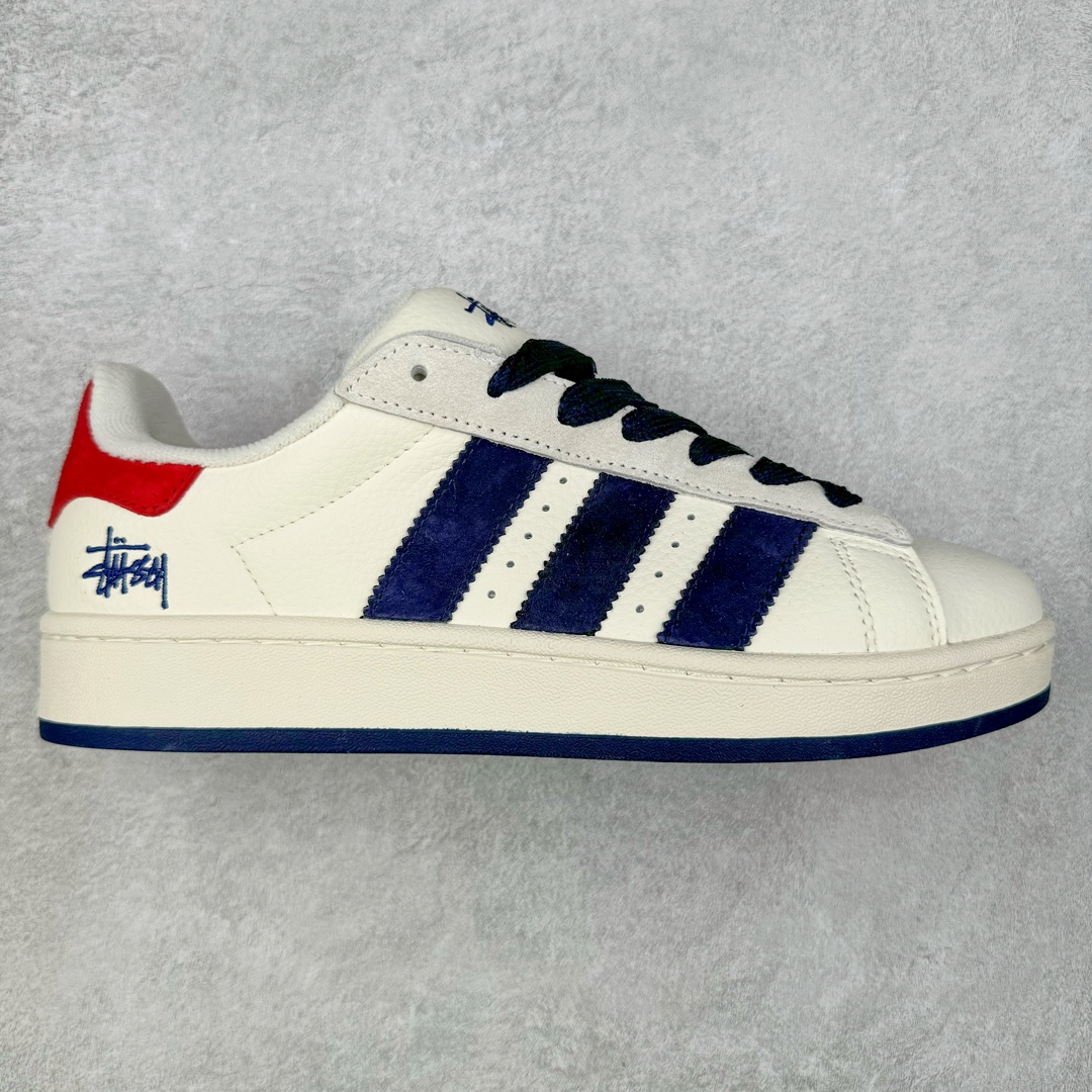 AD Originals Campus 00s 学院系列面包风经典复古低帮百搭休闲运动板鞋 LJ5102 原鞋开发 正确版型 市面唯一全鞋采用原厂头层SD皮料 正确宽版鞋盒 清洁度完美 诠释最高工艺 这次 Originals 选择了以经典复古鞋型 Campus 为蓝本打造全新面包鞋 这款鞋型联名不断 冠希当年对它更是钟爱有加 论牌面丝毫不输贝壳头、Forum 等大热鞋型 这次 Campus 一改 80 年代的瘦长造型 鞋舌、鞋身、鞋底甚至细节都变大了 营造出千禧年前后流行的面包鞋宽大廓形 因此鞋名改为 Campus 00s 鞋身采用绒面皮料搭配白色常规皮革 质感上还是延续了经典 Campus 的设计 鞋舌填充更加饱满 让鞋款整体看起来更加圆润 搭配上这款浅蓝配色 「蓝胖子」造型真的很可爱 鞋舌还加入了与以往 Campus 不同的全新三叶草 Logo 令造型更具千禧气息 鞋带也采用了加宽的设计 如果你不喜欢 这次还附送了传统鞋带可以替换 鞋底采用了米黄做旧设计 凸显鞋款的复古年代感 除了清新可人的浅蓝配色 还有一款酷灰配色 造型更加硬朗复古 而且相比浅蓝配色更加耐脏 尺码：36 36⅔ 37⅓ 38 38⅔ 39⅓ 40 40⅔ 41⅓ 42 42⅔ 43⅓ 44 44 ⅓ 45-选品中心