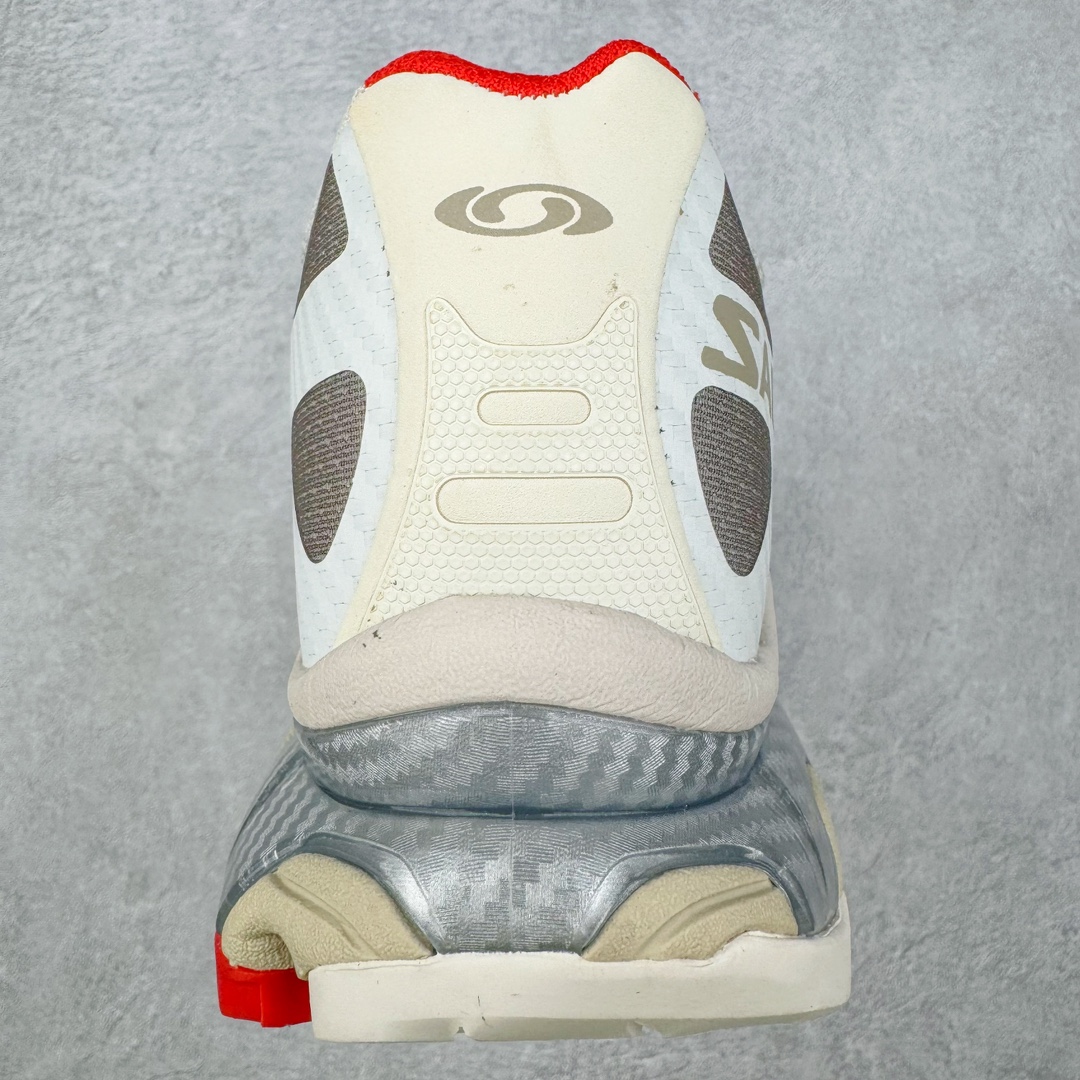 图片[8]-＃GX/绿X Salomon XT-4 OG Advanced 萨洛蒙系列低帮城市越野机能透气休闲运动鞋 鞋舌处附有迷你网眼袋收纳鞋绳以及下方的多色 Logo 标签 接着搭载奶油色 ACS 技术中底以及金色 TPU 塑料部件提升鞋款耐用性 中底与鞋面之间饰有海蓝色条状细节有效增添鞋款层次 最后应用黑色 Contragrip Chevron 外底完成鞋款设计 这次配色颇为高调 两款配色均以绚丽的渐变设计呈现 一款以粉紫渐变主打 另一款以黄绿渐变呈现 视觉效果相当吸睛 鞋面的使用玻璃纤维覆盖物加固 并通过细绳扣系带系统进行锁定 Salomon 的品牌logo 出现在脚后跟和前掌部位 中底虽然偏薄 但非常耐用 与模压塑料ACS 框架以及致密AC2 Muscle 鞋底单元结合 能够提供出色的支撑力和缓冲性 尺码：36 36.5 37.5 38 38.5 39 40 40.5 41 42 42.5 43 44 44.5 45-选品中心