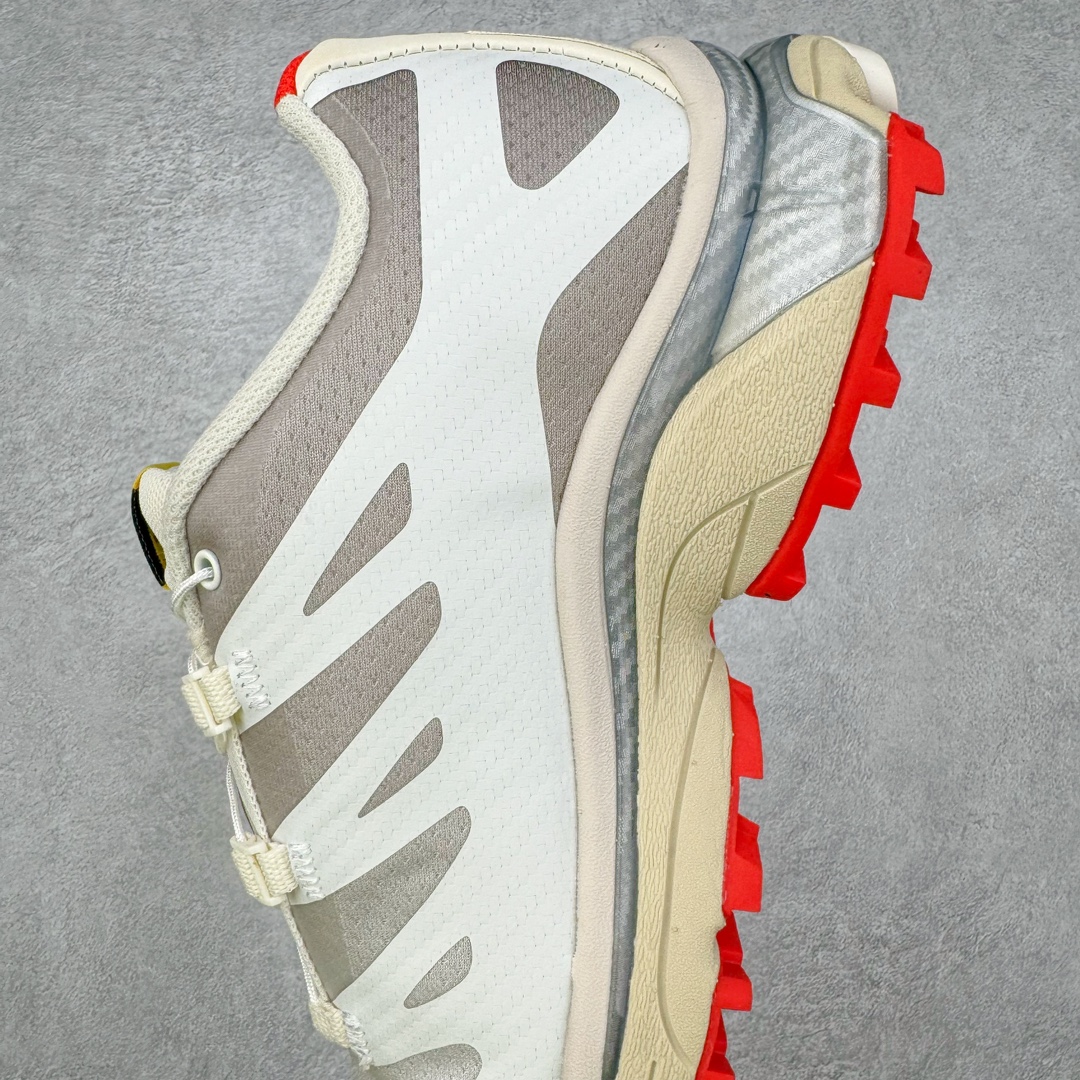 图片[7]-＃GX/绿X Salomon XT-4 OG Advanced 萨洛蒙系列低帮城市越野机能透气休闲运动鞋 鞋舌处附有迷你网眼袋收纳鞋绳以及下方的多色 Logo 标签 接着搭载奶油色 ACS 技术中底以及金色 TPU 塑料部件提升鞋款耐用性 中底与鞋面之间饰有海蓝色条状细节有效增添鞋款层次 最后应用黑色 Contragrip Chevron 外底完成鞋款设计 这次配色颇为高调 两款配色均以绚丽的渐变设计呈现 一款以粉紫渐变主打 另一款以黄绿渐变呈现 视觉效果相当吸睛 鞋面的使用玻璃纤维覆盖物加固 并通过细绳扣系带系统进行锁定 Salomon 的品牌logo 出现在脚后跟和前掌部位 中底虽然偏薄 但非常耐用 与模压塑料ACS 框架以及致密AC2 Muscle 鞋底单元结合 能够提供出色的支撑力和缓冲性 尺码：36 36.5 37.5 38 38.5 39 40 40.5 41 42 42.5 43 44 44.5 45-选品中心